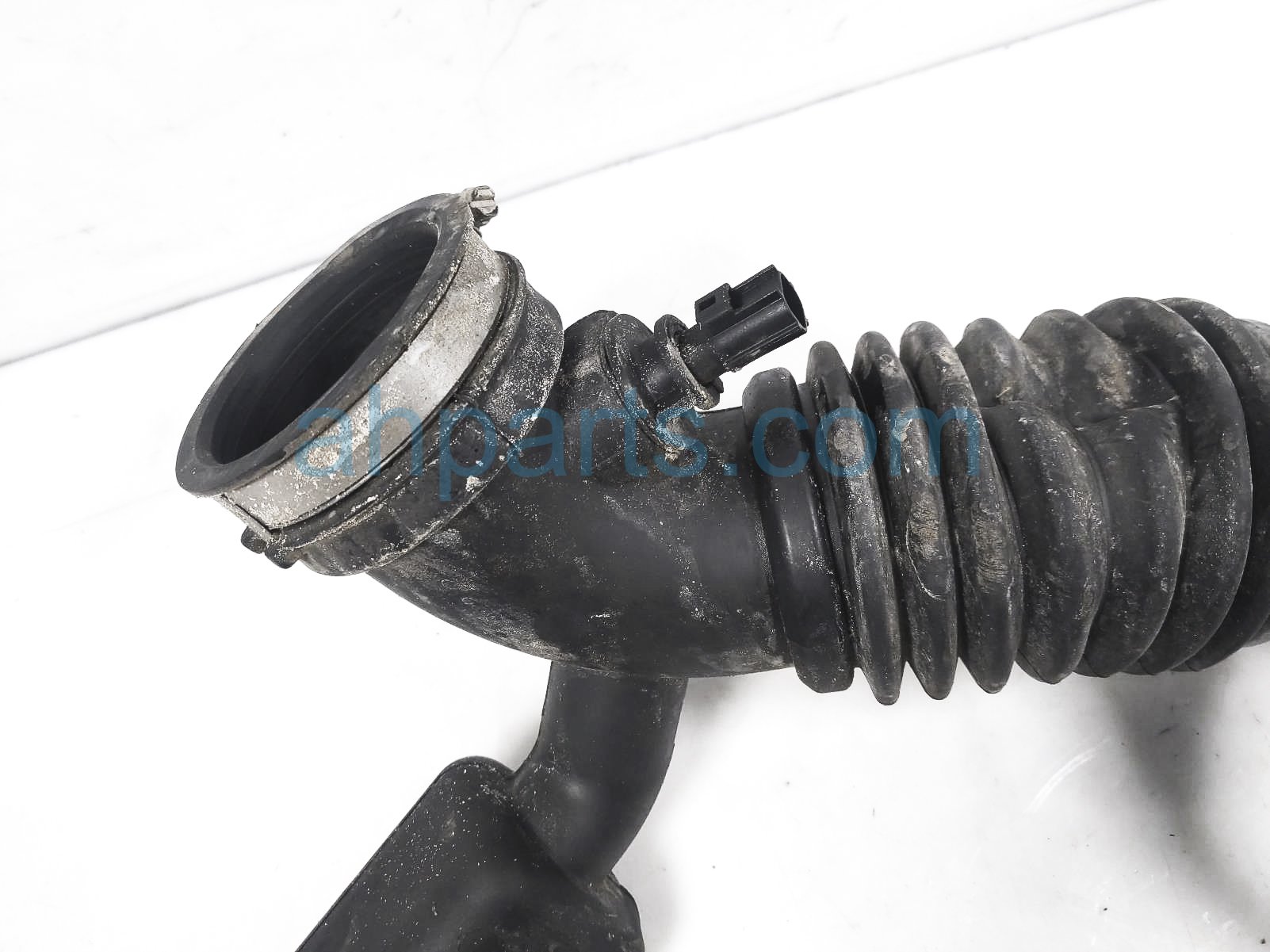 thumbnail image 2 of Genuine Mopar Air Cleaner Filter Element For 2019-2020 Jeep Cherokee – 68245310AA – OE Spec 2 of 6