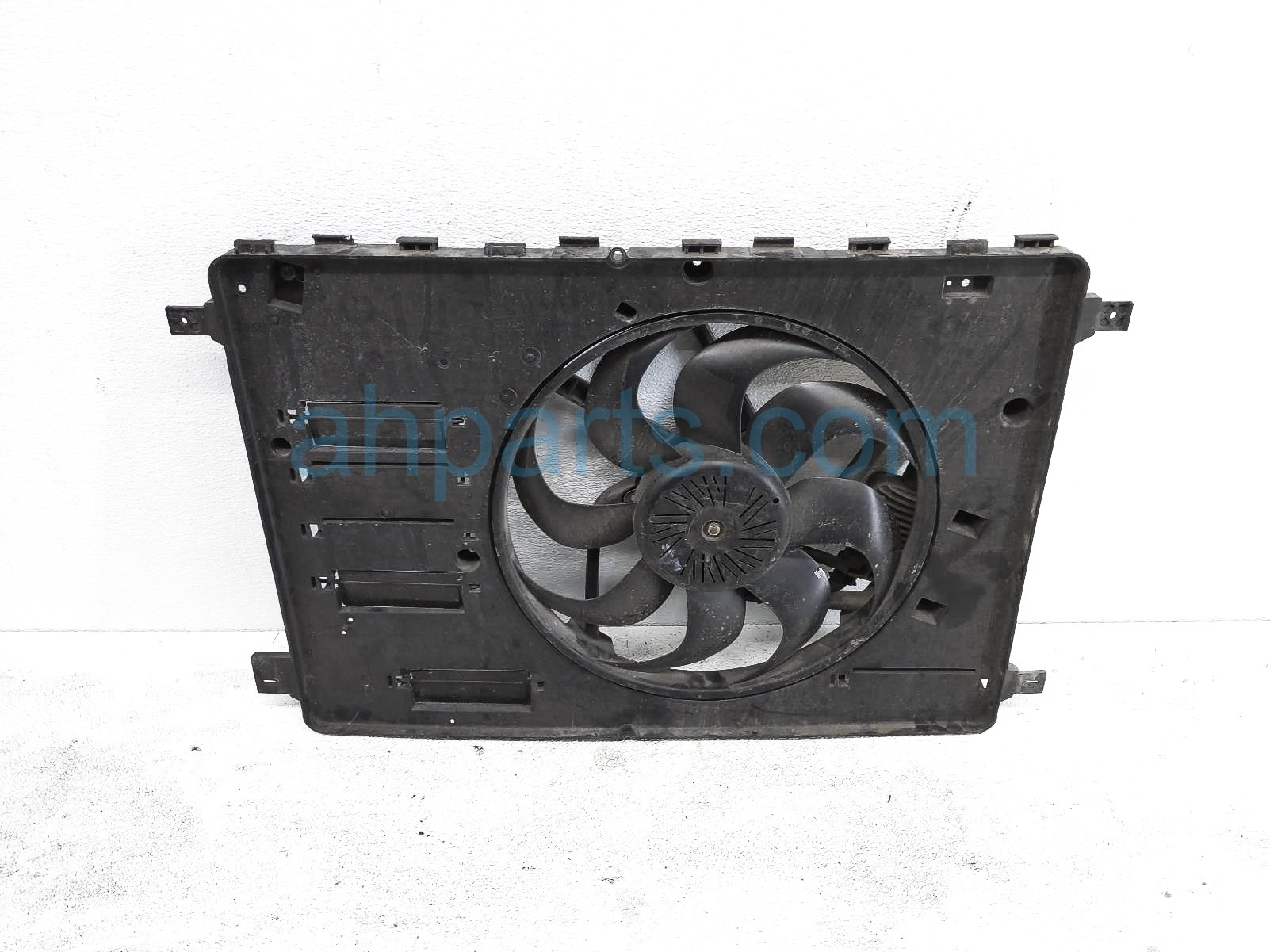 $99 Volvo RADIATOR COOLING FAN ASSY $99 Volvo RADIATOR COOLING FAN ASSY