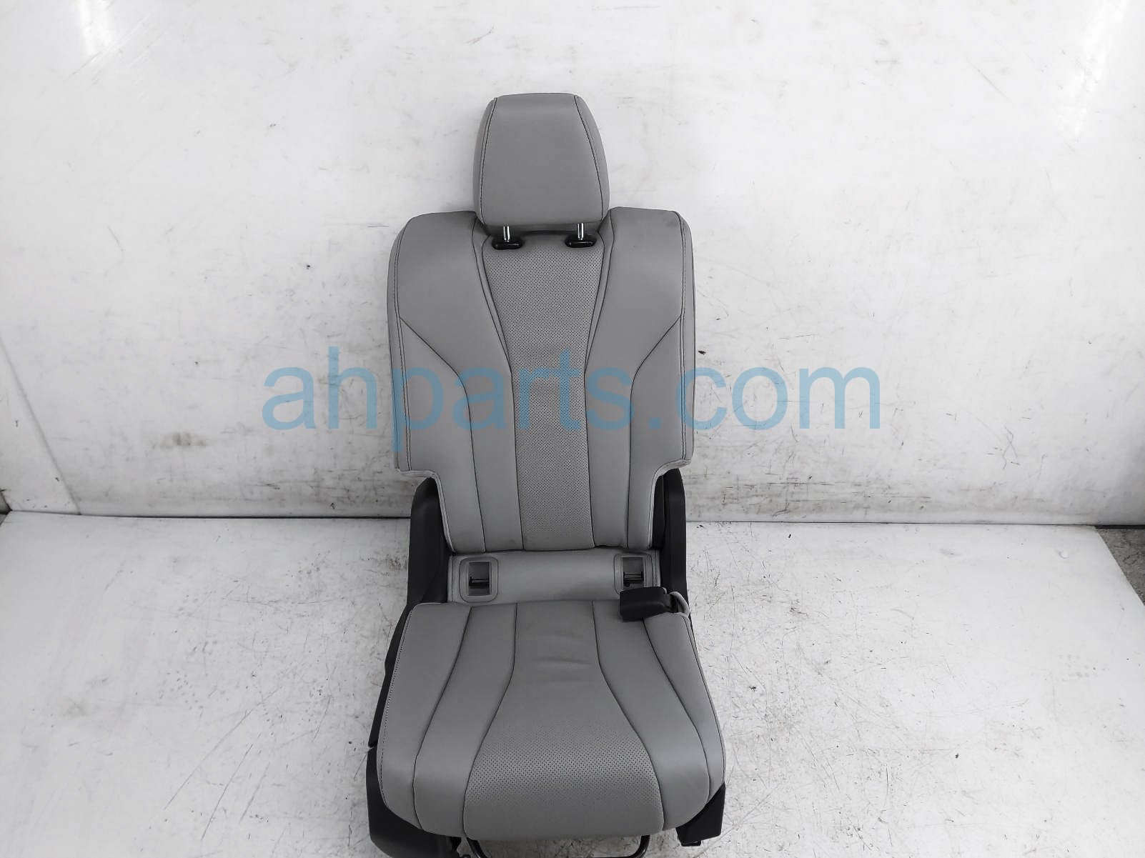$350 Acura 2ND ROW RH SEAT - GREY LTHR - NOTES $350 Acura 2ND ROW RH SEAT - GREY LTHR - NOTES