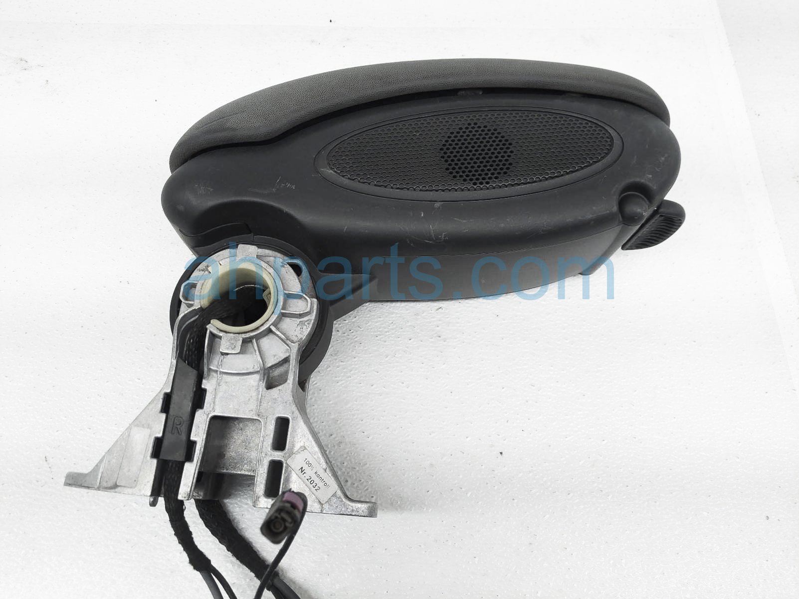 $100 BMW CENTER CONSOLE ARM REST - BLACK $100 BMW CENTER CONSOLE ARM REST - BLACK