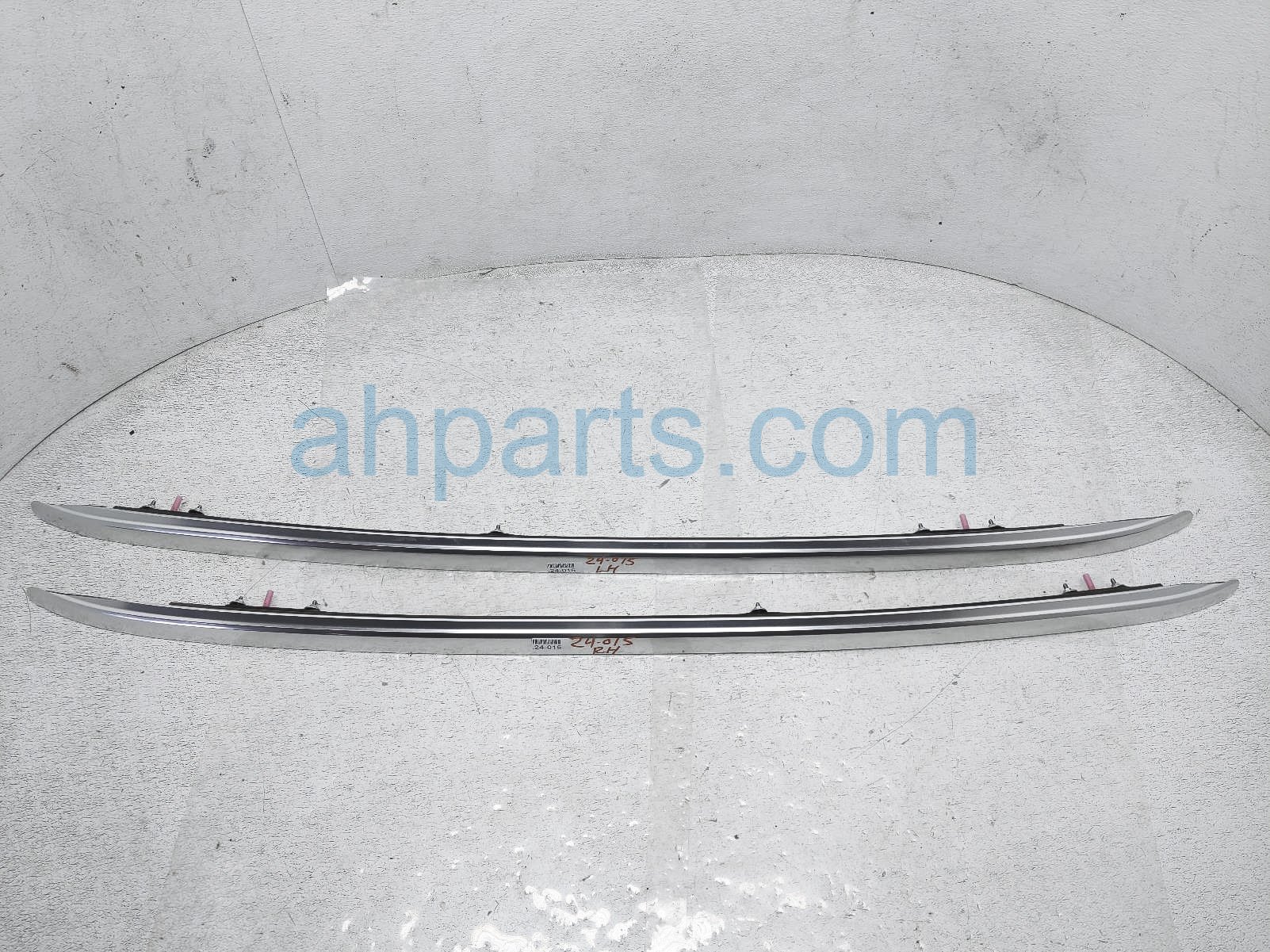 $299 Lexus SILVER ROOF RAILS NO CROSSBARS $299 Lexus SILVER ROOF RAILS NO CROSSBARS