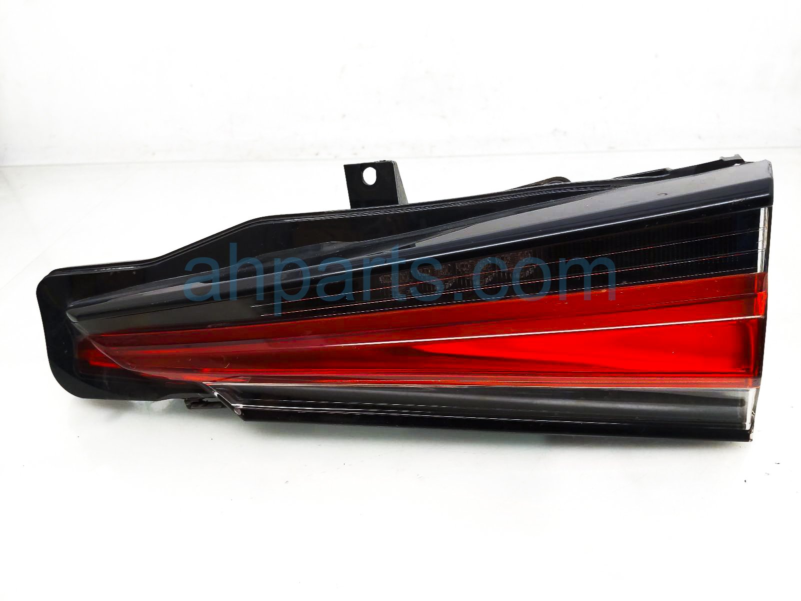 Sold 2020 Lexus Nx300 Light / Rear Passenger Liftgate Tail Lamp