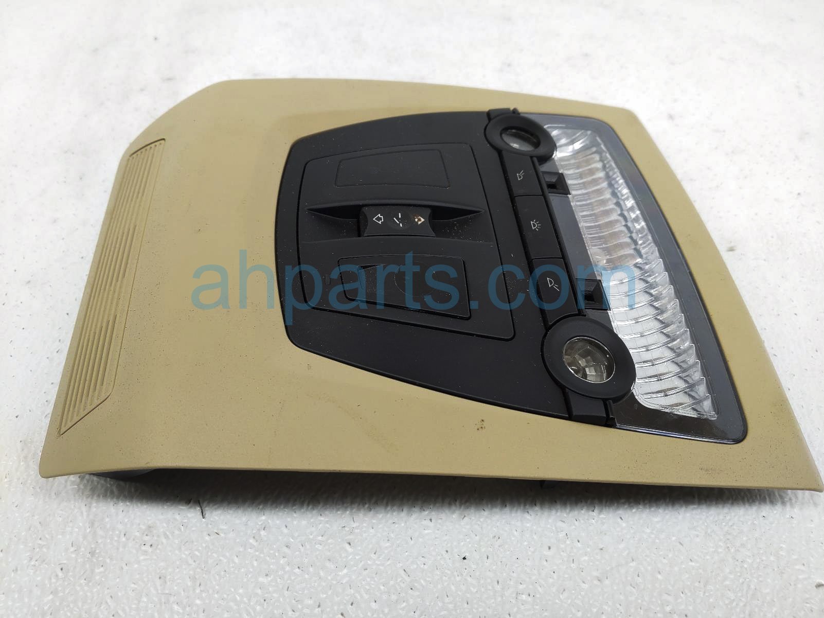 Sold 2013 BMW X3 Map Lamp / Overhead Console Beige 61 31 9 224 355 Replacement Sold 2013 BMW X3 Map Lamp / Overhead Console Beige 61 31 9 224 355 Replacement thumbnail