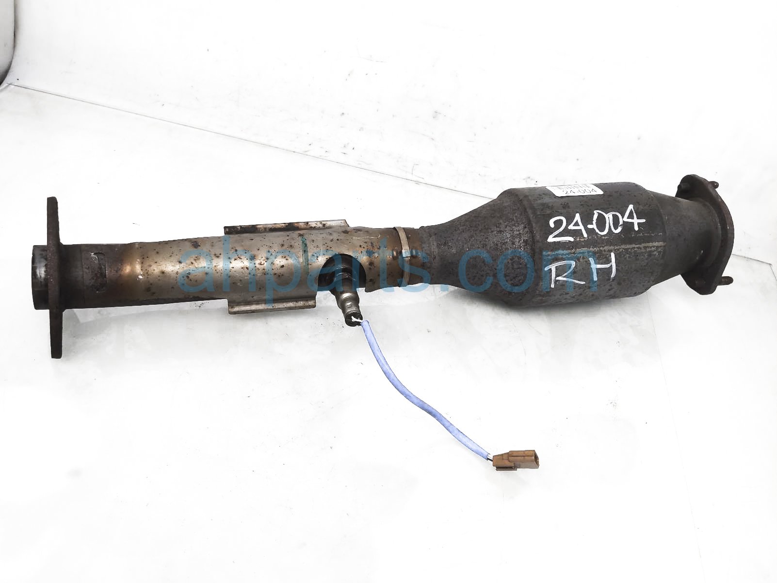 $275 Nissan RH LOWER EXHAUST CONVERTER - 5.6L $275 Nissan RH LOWER EXHAUST CONVERTER - 5.6L