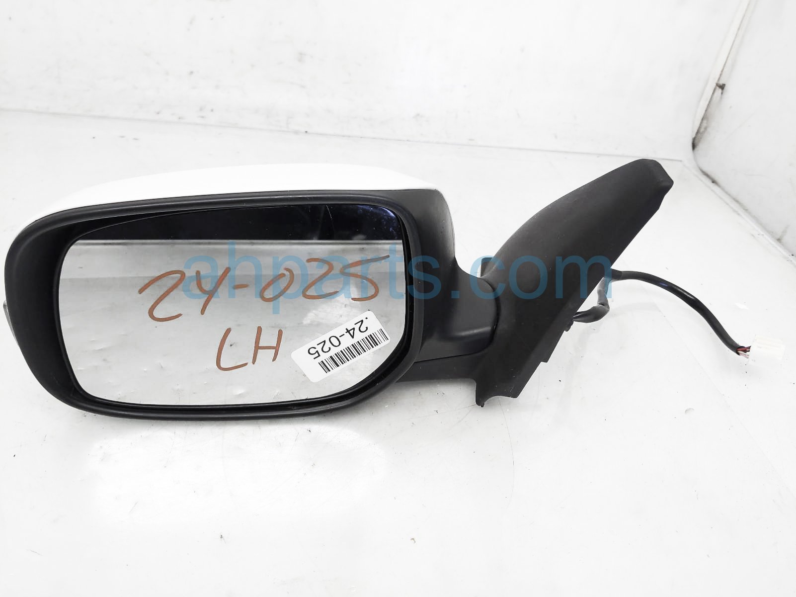 $85 Scion LH SIDE VIEW MIRROR - WHITE - NOTES $85 Scion LH SIDE VIEW MIRROR - WHITE - NOTES