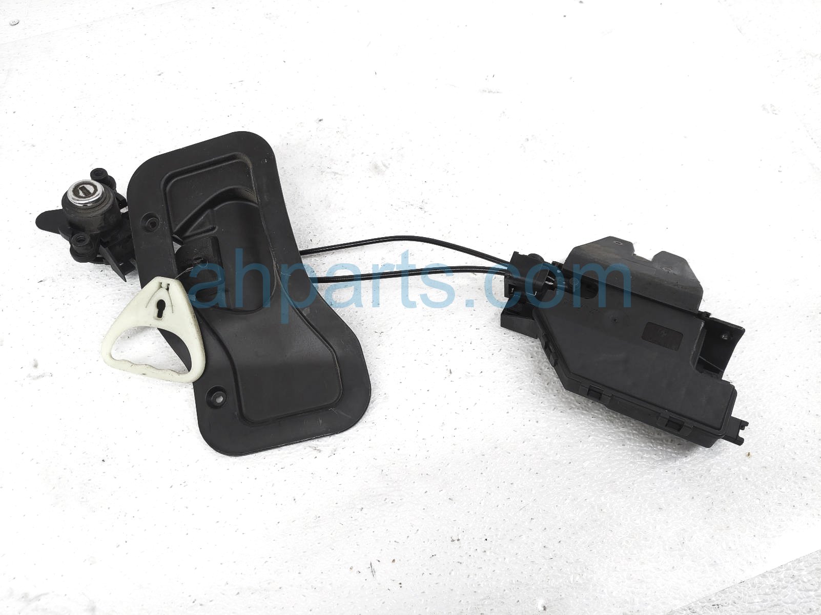 $75 BMW TRUNK LOCK LATCH ASSY $75 BMW TRUNK LOCK LATCH ASSY