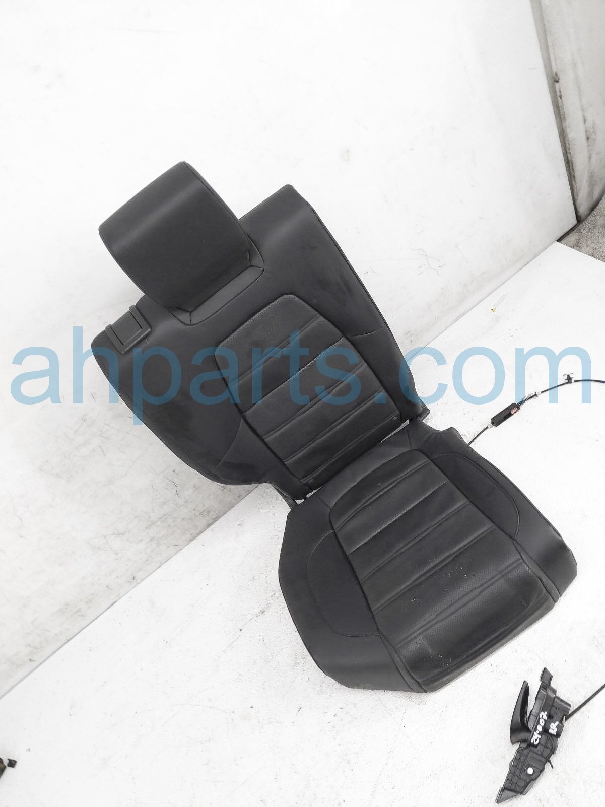 $145 Honda 2ND ROW RH SEAT - BLACK LEATHER $145 Honda 2ND ROW RH SEAT - BLACK LEATHER