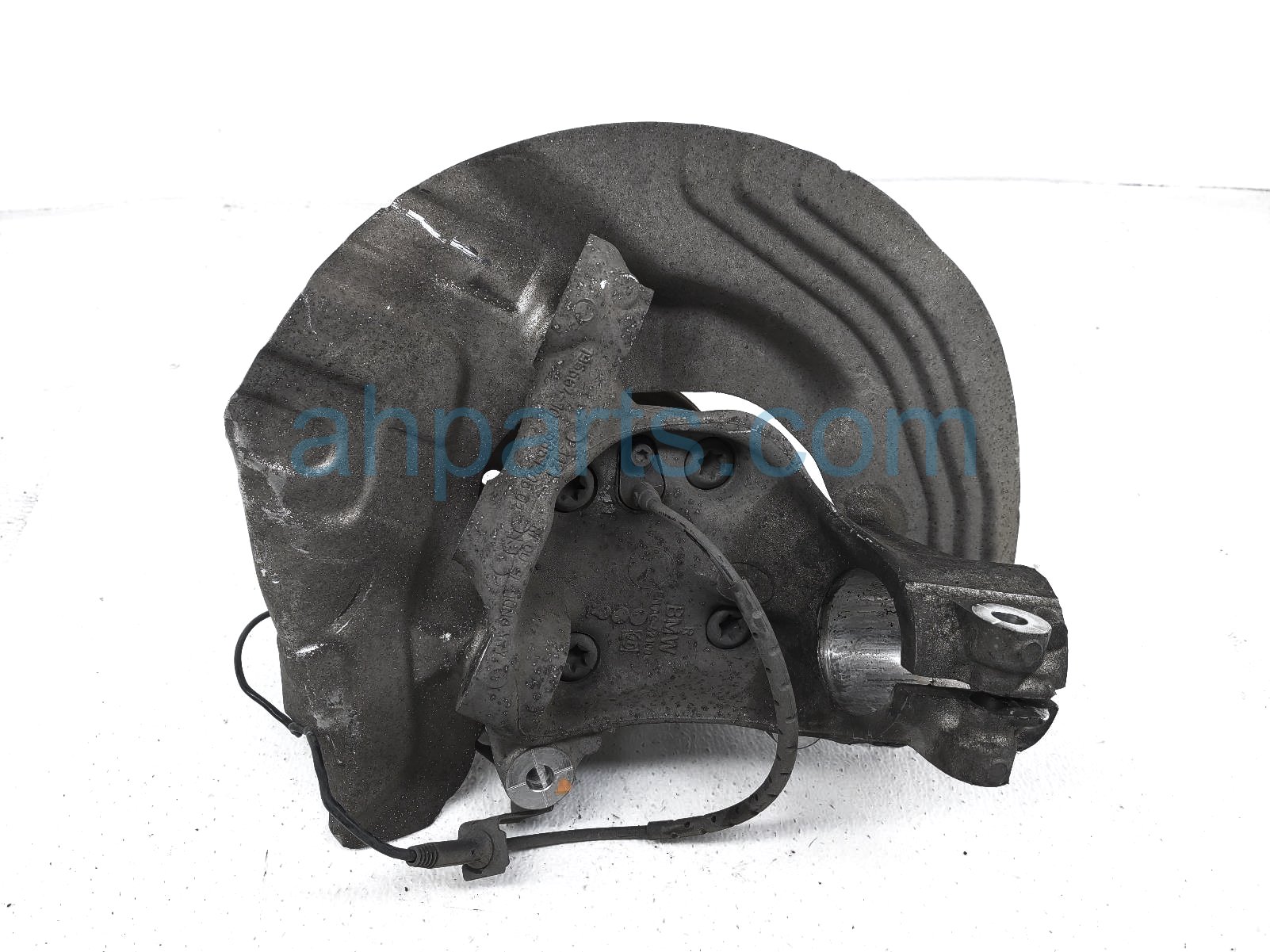 $75 BMW FR/RH SPINDLE KNUCKLE HUB $75 BMW FR/RH SPINDLE KNUCKLE HUB