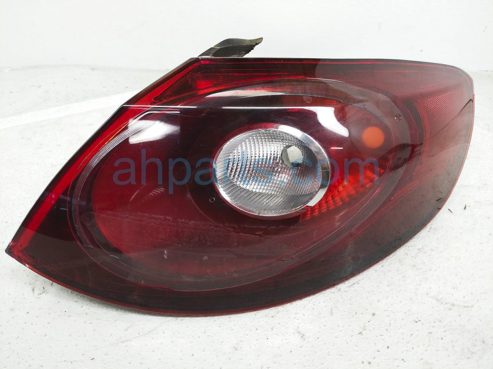 $75 Volkswagen RH TAIL LAMP  (ON BODY) - NOTES