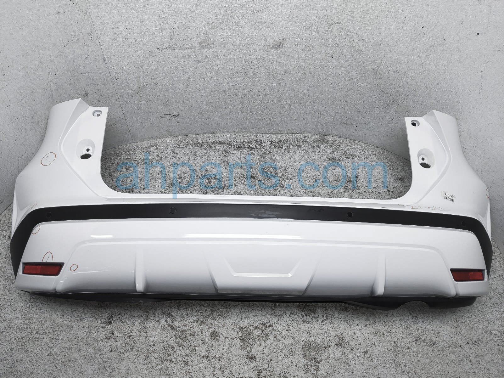 $475 Nissan REAR BUMPER COVER - WHITE $475 Nissan REAR BUMPER COVER - WHITE