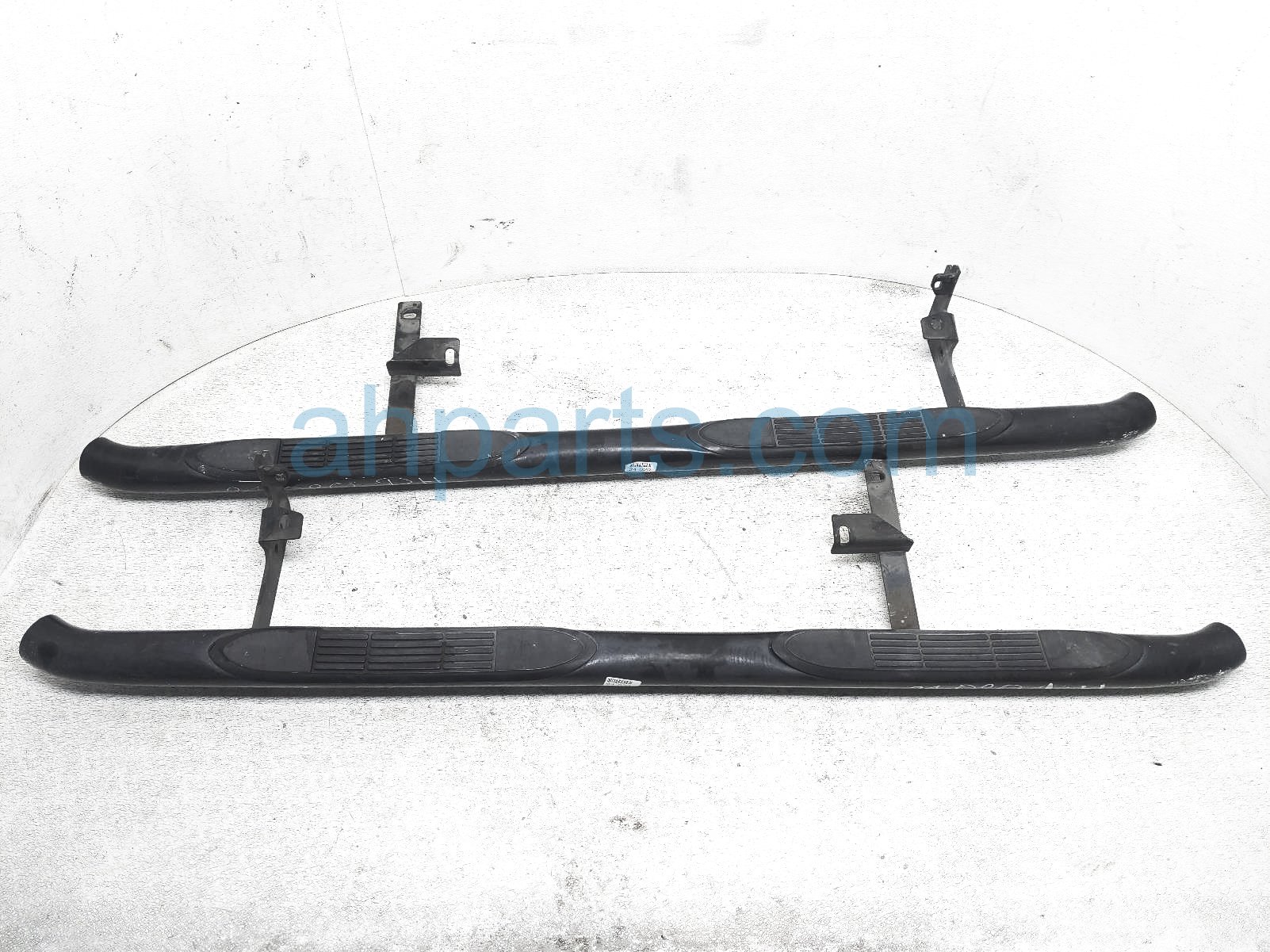 $150 Honda RH & LH RUNNING BOARDS - PAIR * $150 Honda RH & LH RUNNING BOARDS - PAIR *