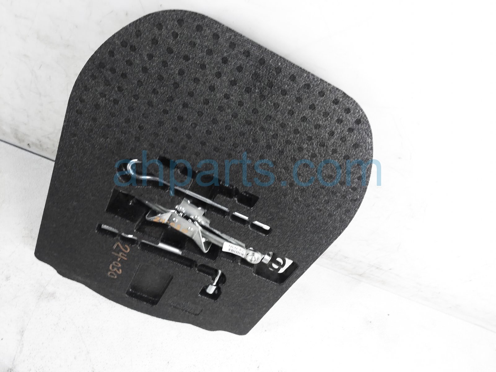 $75 Acura JACK & TOOLS W/FOAM HOLDER $75 Acura JACK & TOOLS W/FOAM HOLDER