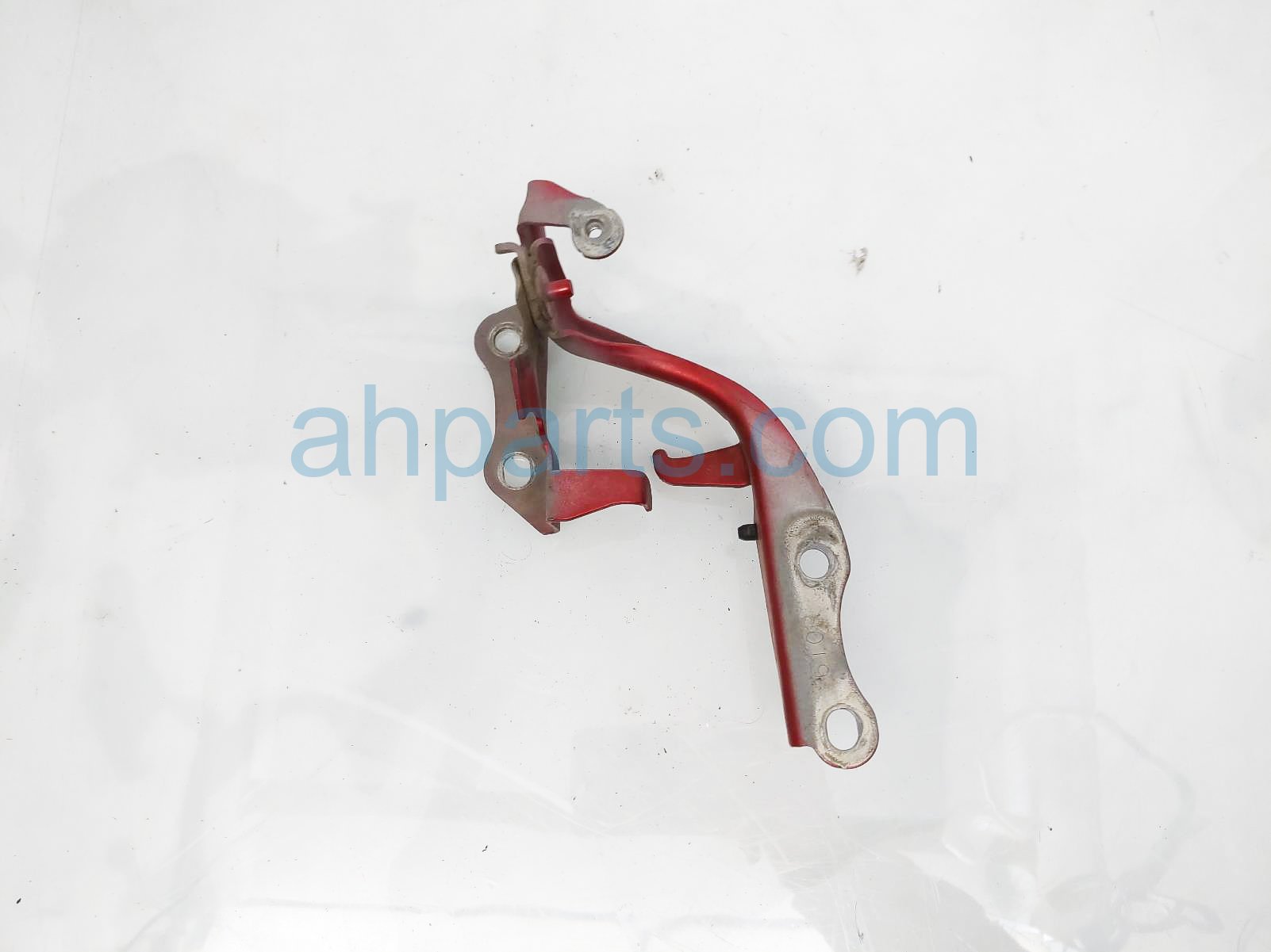 $19 Toyota RH HOOD HINGE - RED $19 Toyota RH HOOD HINGE - RED