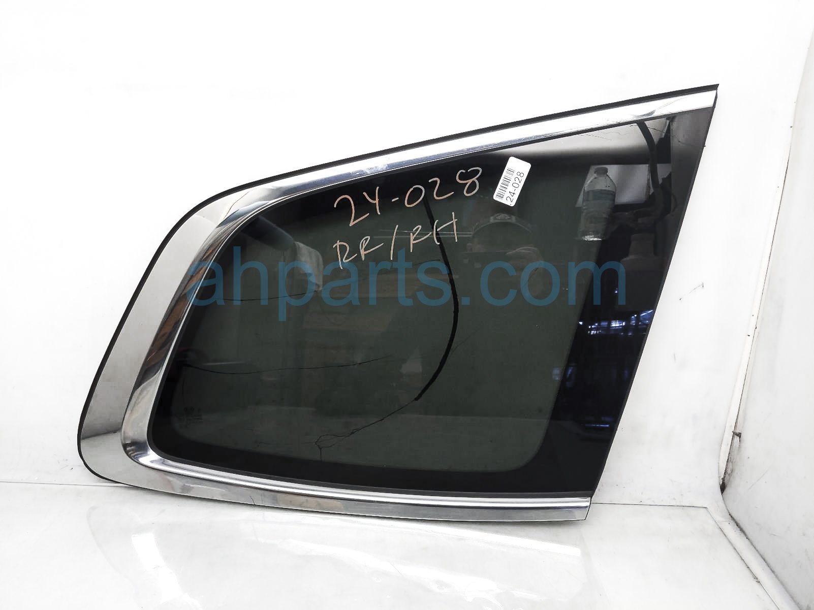 $125 Kia RH QUARTER GLASS WINDOW - CHROME $125 Kia RH QUARTER GLASS WINDOW - CHROME