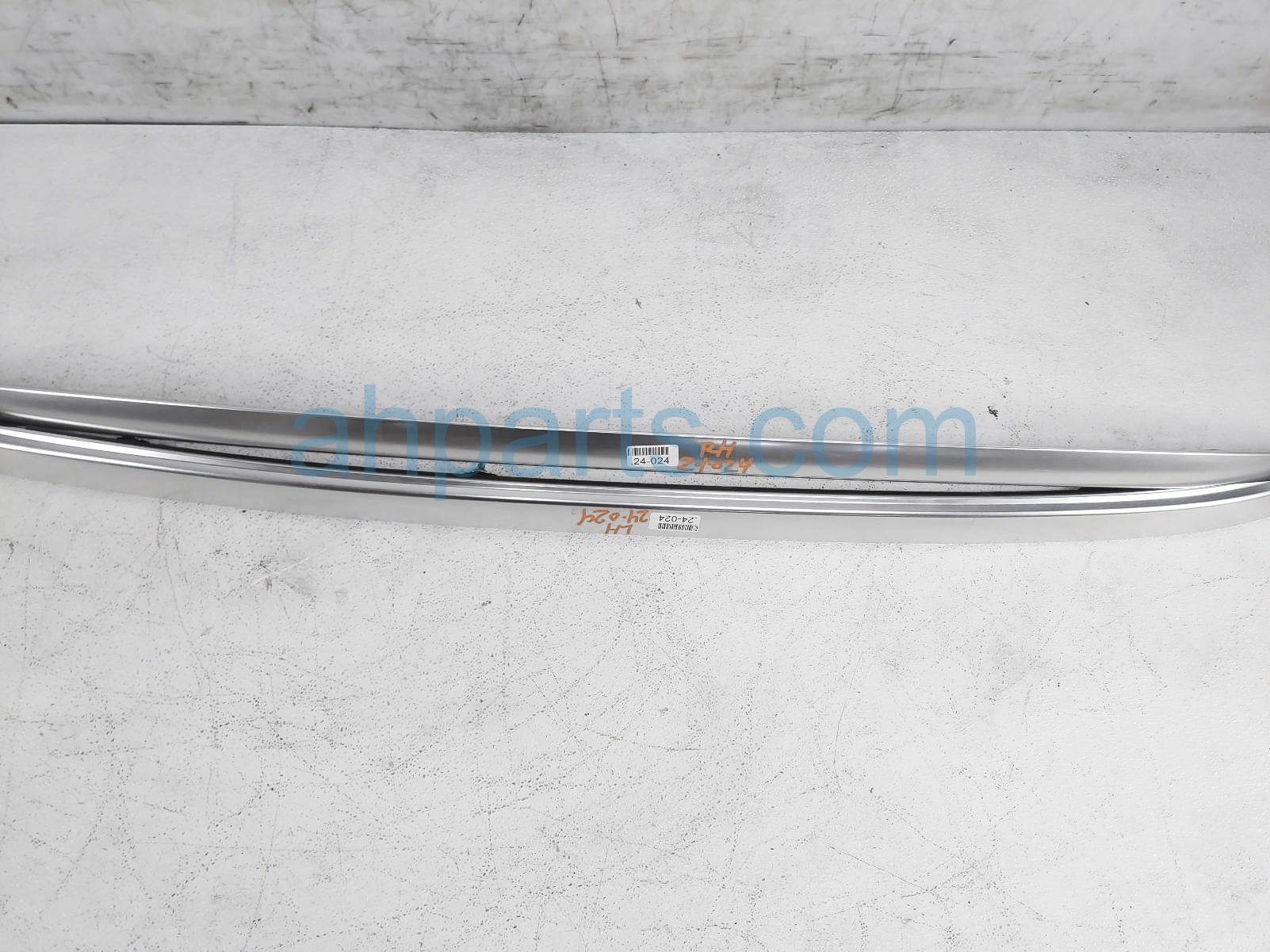 $450 Lexus LH + RH ROOF RAILS - CHROME $450 Lexus LH + RH ROOF RAILS - CHROME