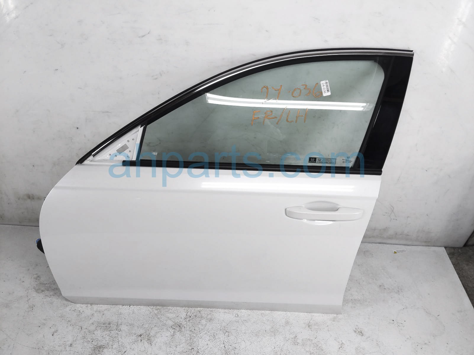 $999 Honda FR/LH DOOR - WHITE - NO MIRROR/TRIM $999 Honda FR/LH DOOR - WHITE - NO MIRROR/TRIM