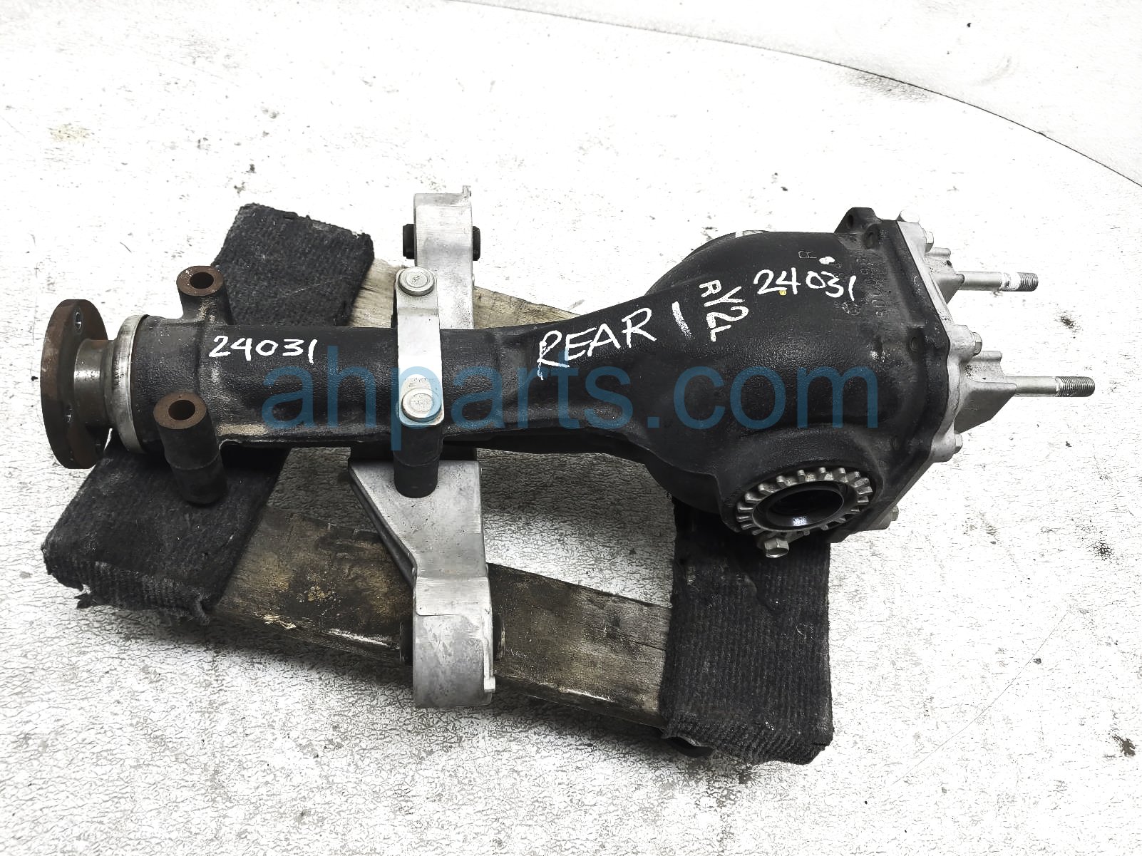 $175 Subaru REAR DIFFERENTIAL - 2.5L $175 Subaru REAR DIFFERENTIAL - 2.5L
