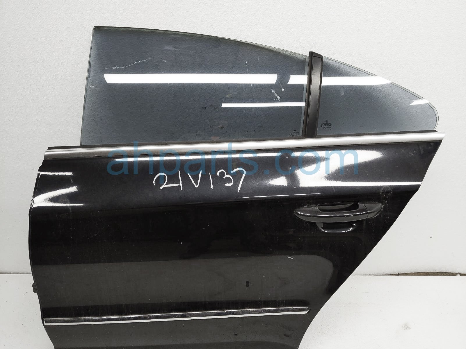 $175 Volkswagen RR/LH DOOR - BLACK NO SIDE TRIM $175 Volkswagen RR/LH DOOR - BLACK NO SIDE TRIM