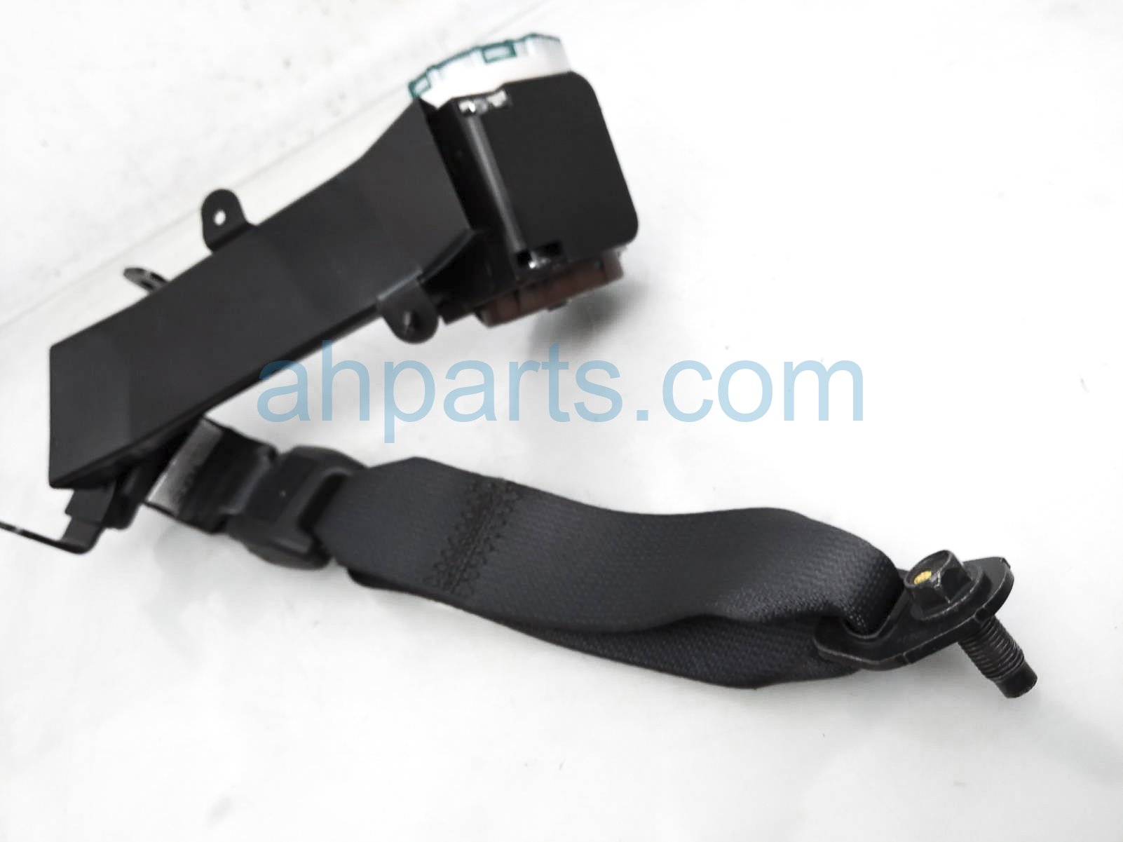 $65 Nissan 2ND ROW MID BELT RETRACTOR - BLACK $65 Nissan 2ND ROW MID BELT RETRACTOR - BLACK