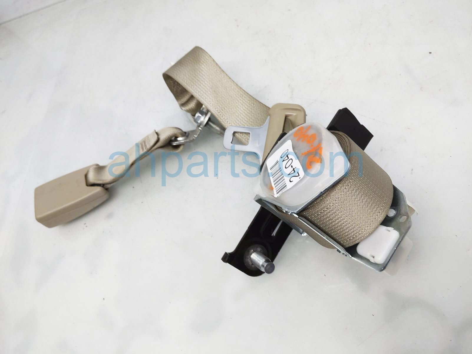 $45 Honda 2ND ROW MID SEAT BELT - IVORY - 2DR $45 Honda 2ND ROW MID SEAT BELT - IVORY - 2DR