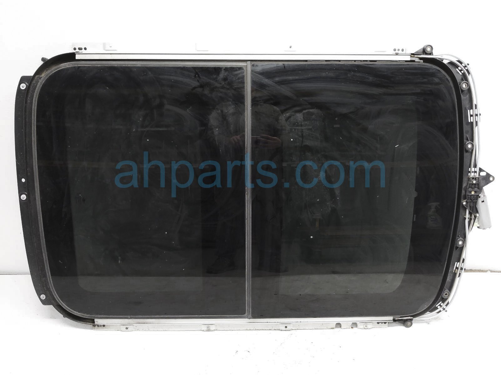 $300 BMW FULL PANORAMIC SUNROOF W/ FRAME $300 BMW FULL PANORAMIC SUNROOF W/ FRAME