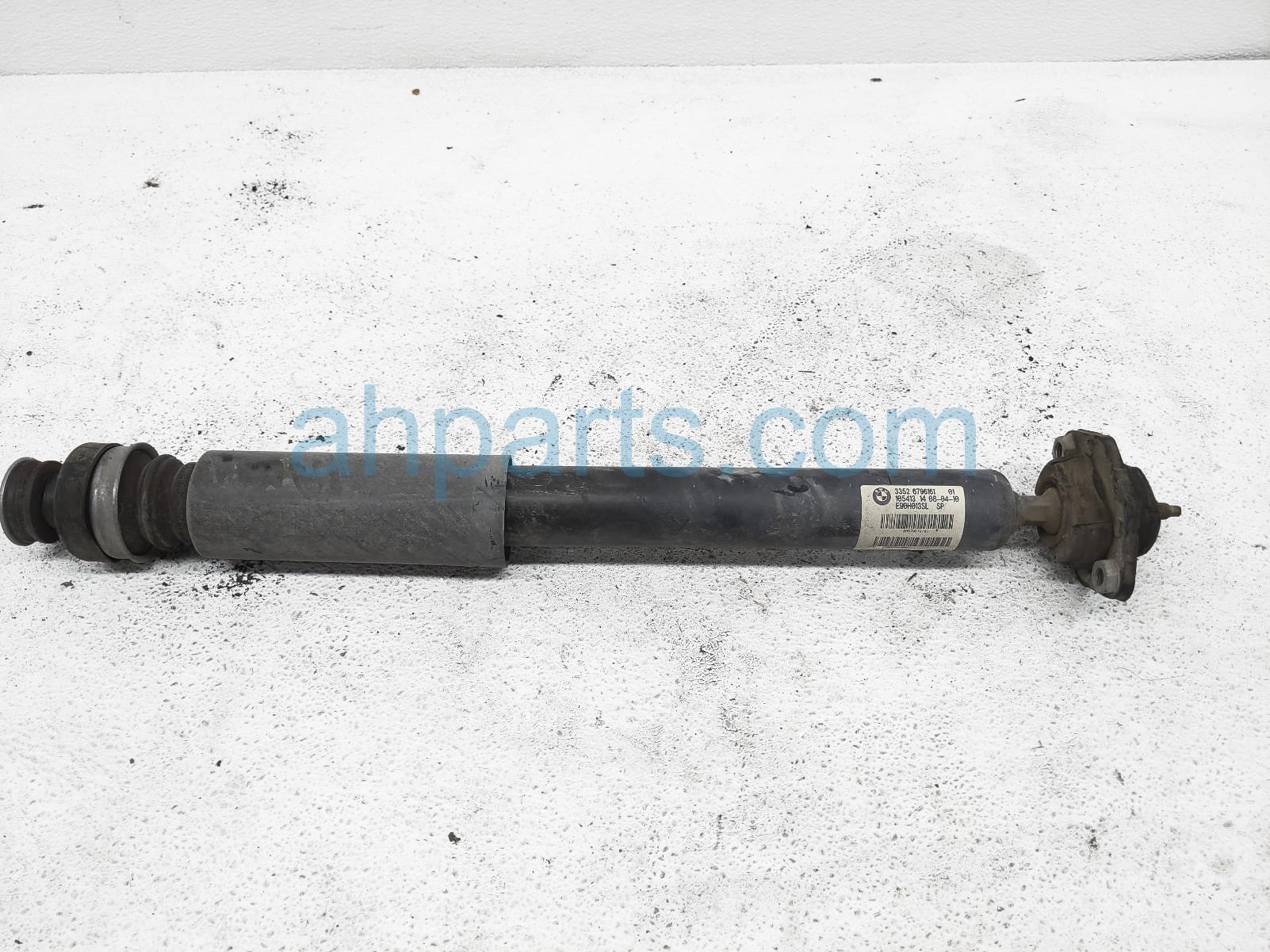 $40 BMW RR/RH STRUT / SHOCK ABSORBER $40 BMW RR/RH STRUT / SHOCK ABSORBER