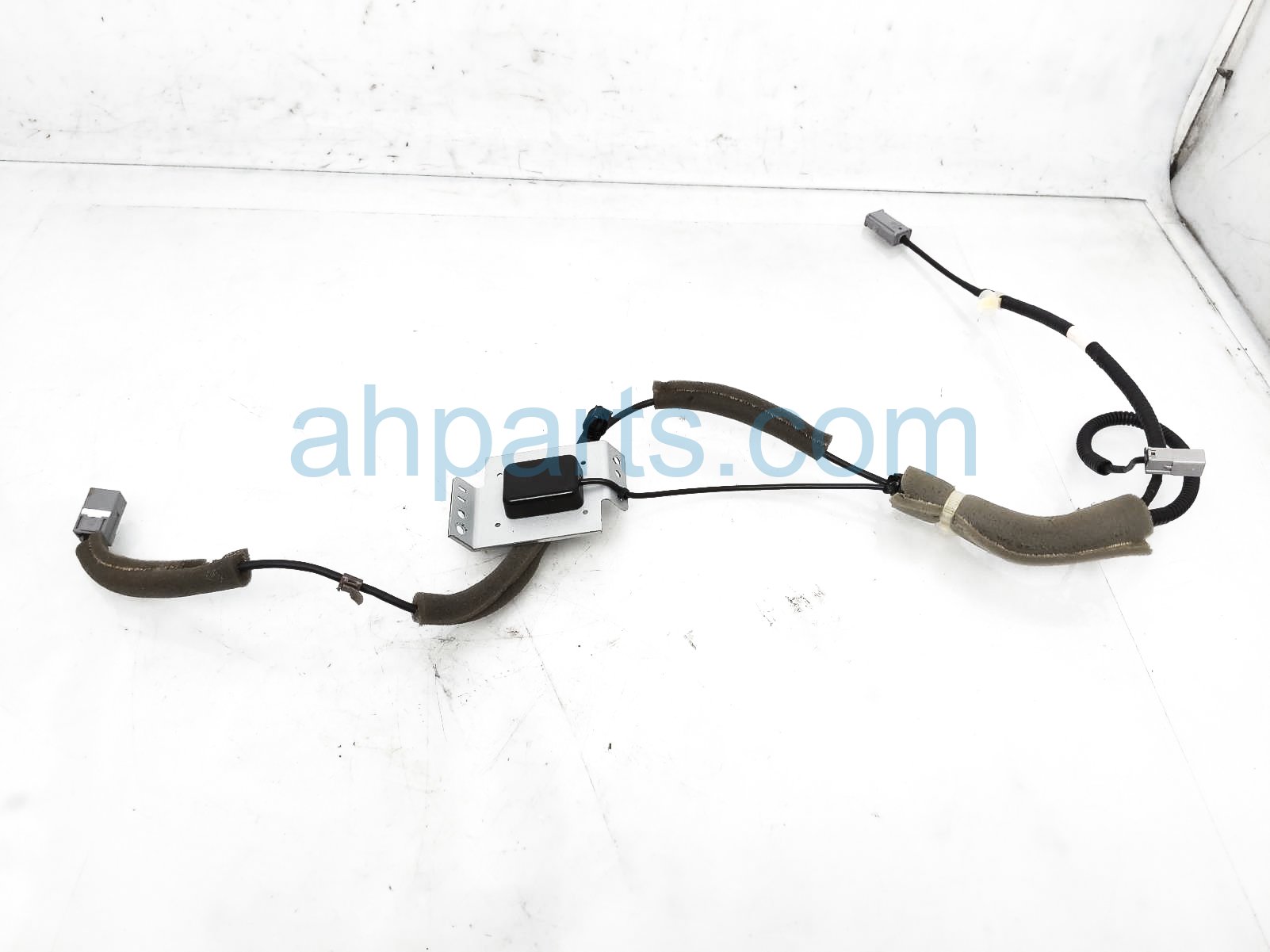 $20 Honda ANTENNA HARNESS $20 Honda ANTENNA HARNESS