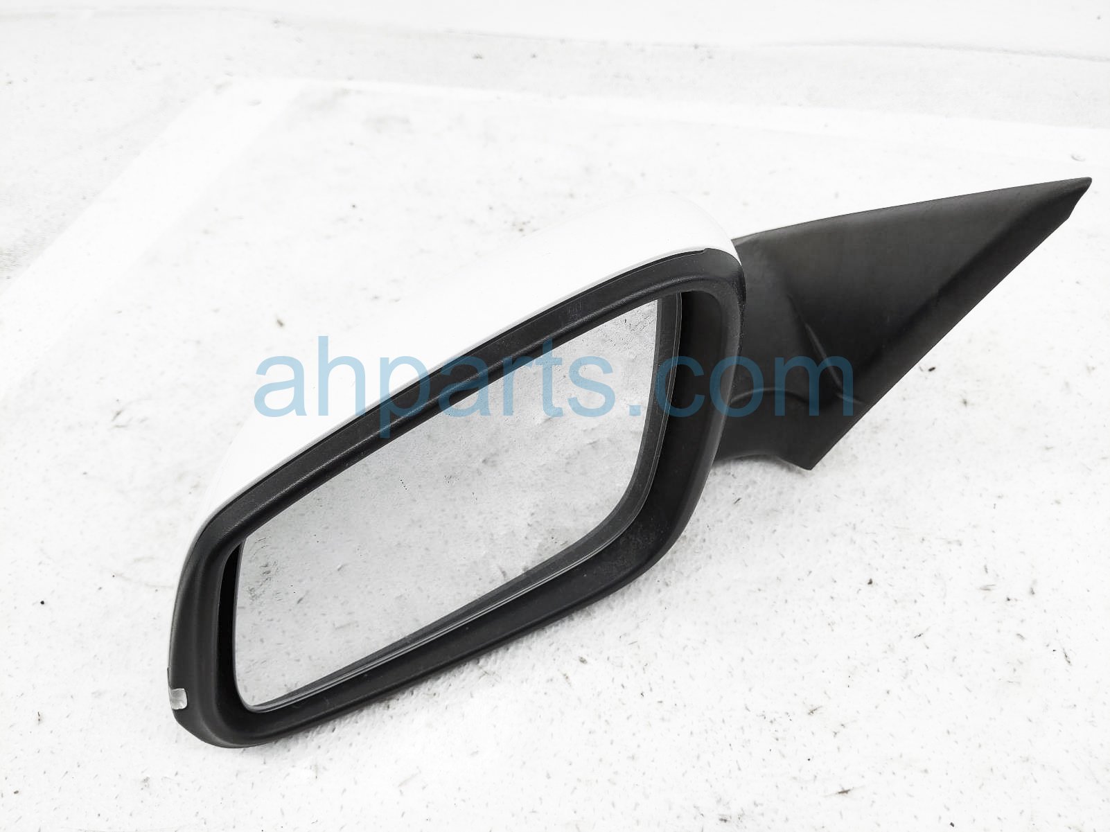 $175 BMW LH SIDE VIEW MIRROR - WHITE $175 BMW LH SIDE VIEW MIRROR - WHITE