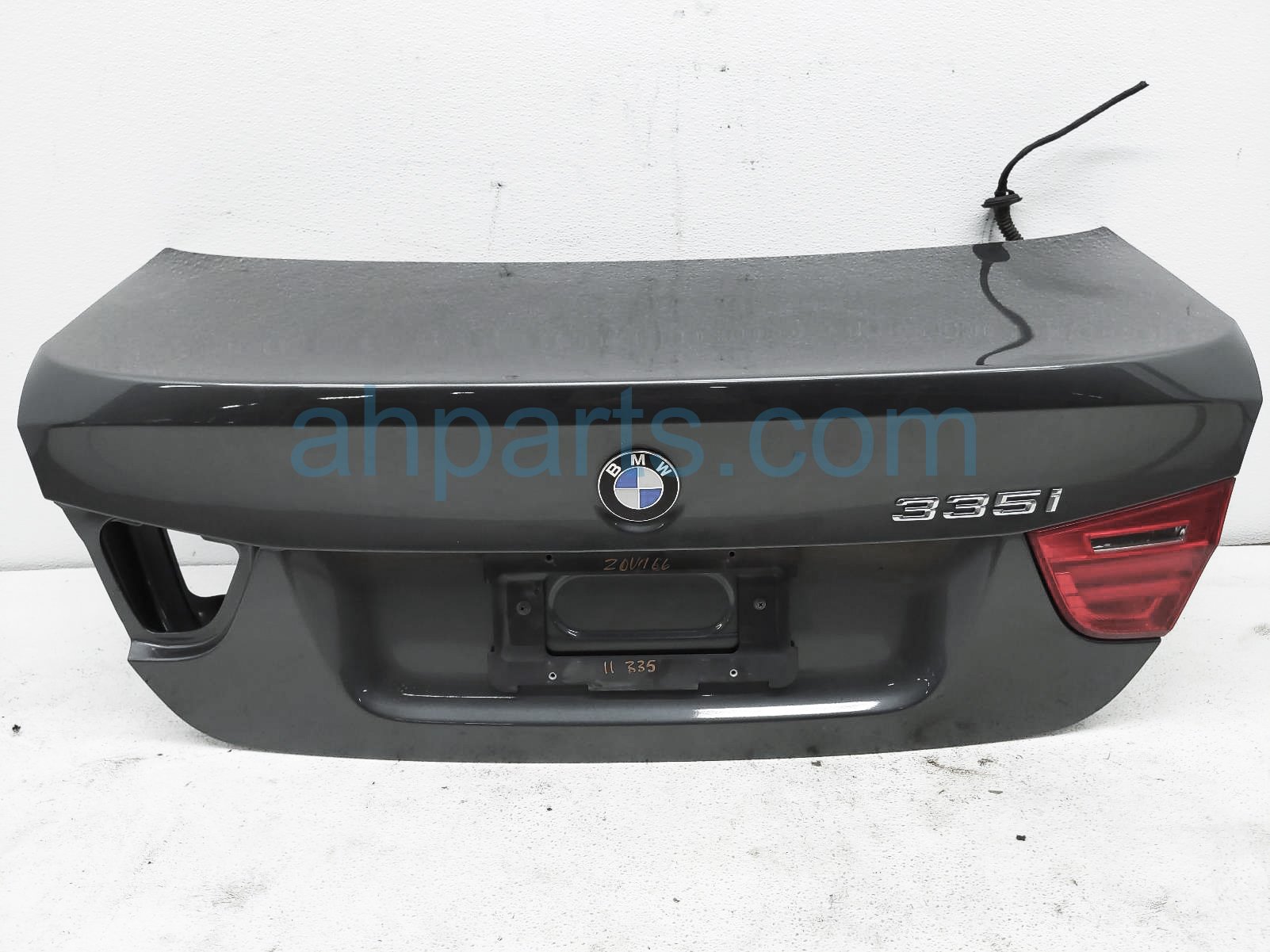 $225 BMW TRUNK / DECKLID - GREY - NOTES $225 BMW TRUNK / DECKLID - GREY - NOTES