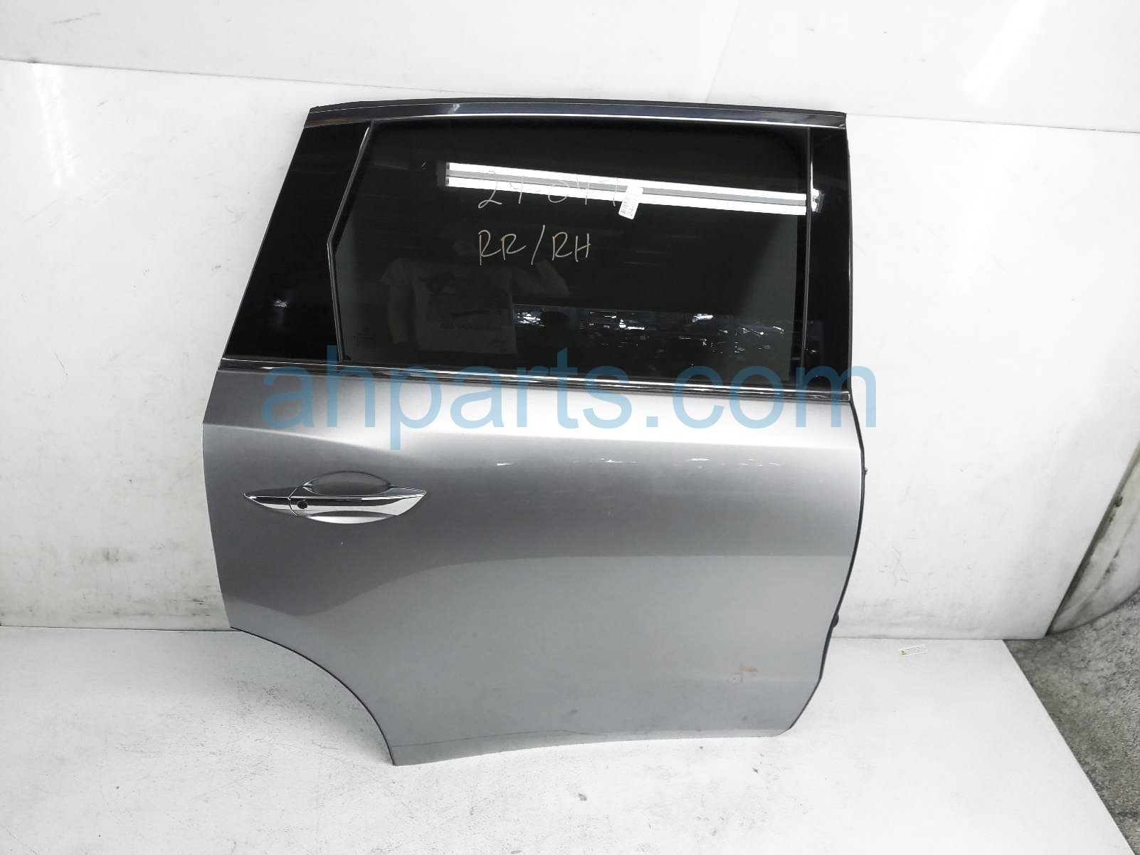 $799 Acura RR/RH DOOR - SILVER -NO INSIDE TRIM* $799 Acura RR/RH DOOR - SILVER -NO INSIDE TRIM*