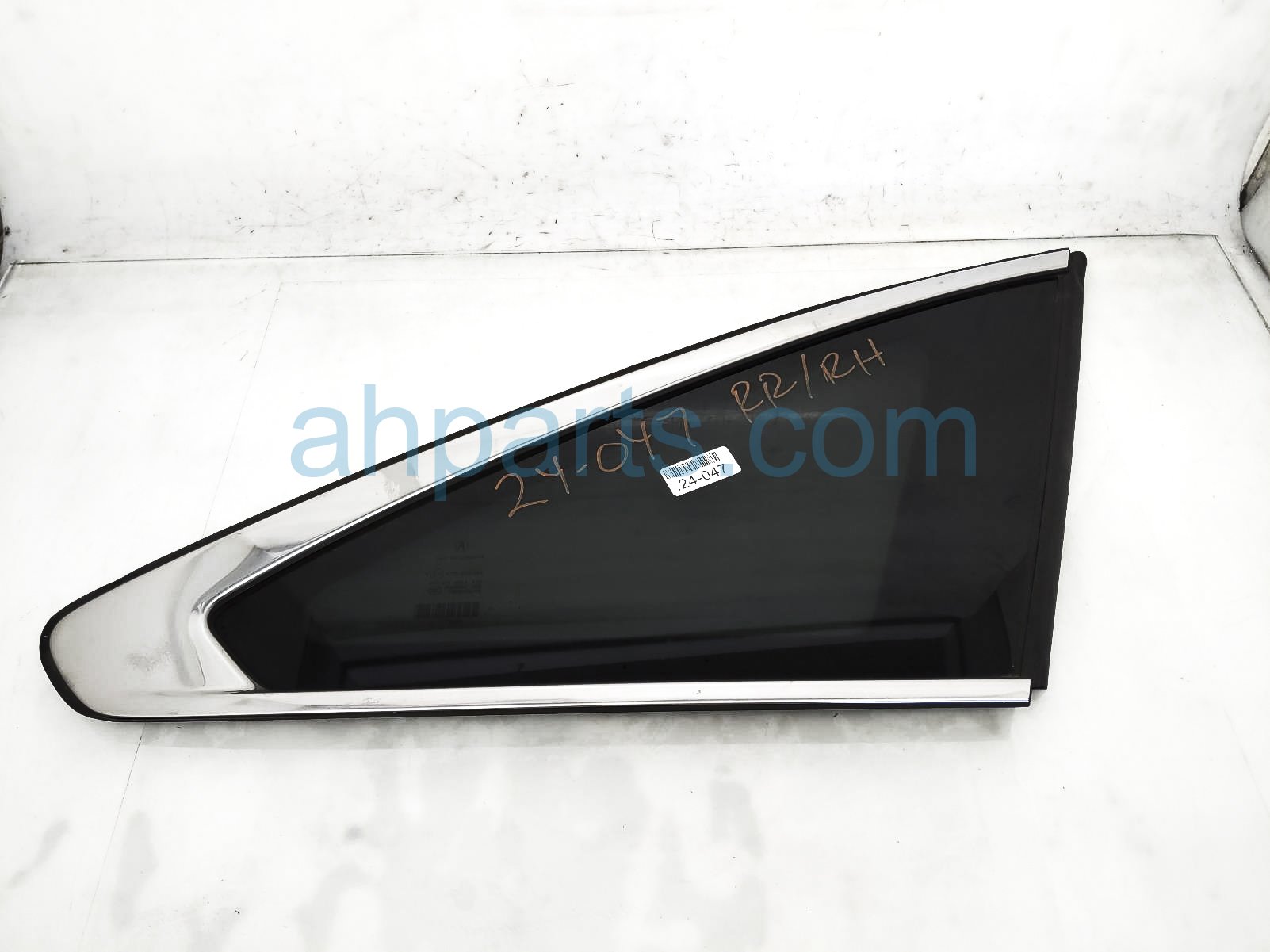 $100 Acura RH QUARTER WINDOW GLASS $100 Acura RH QUARTER WINDOW GLASS