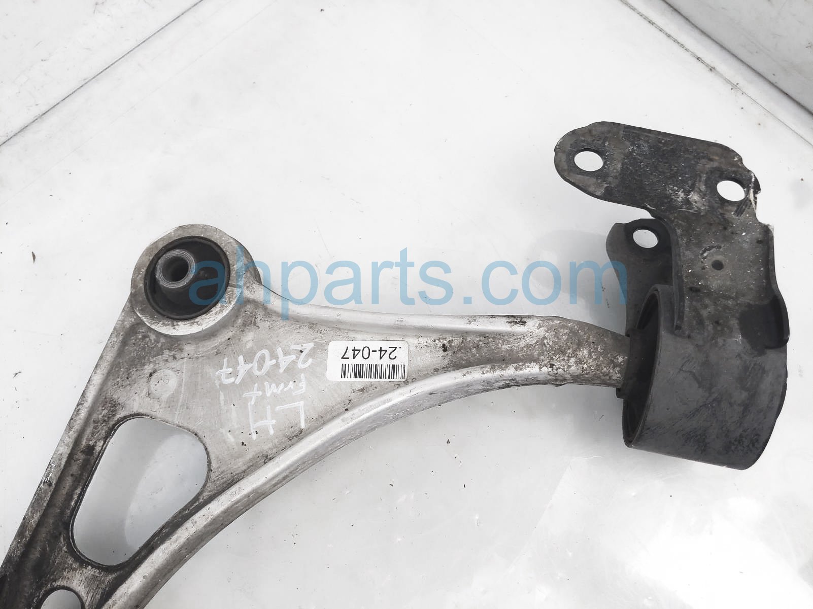 Sold 2017 Acura MDX Front Driver Lower Control Arm 51360-TZ5-A01