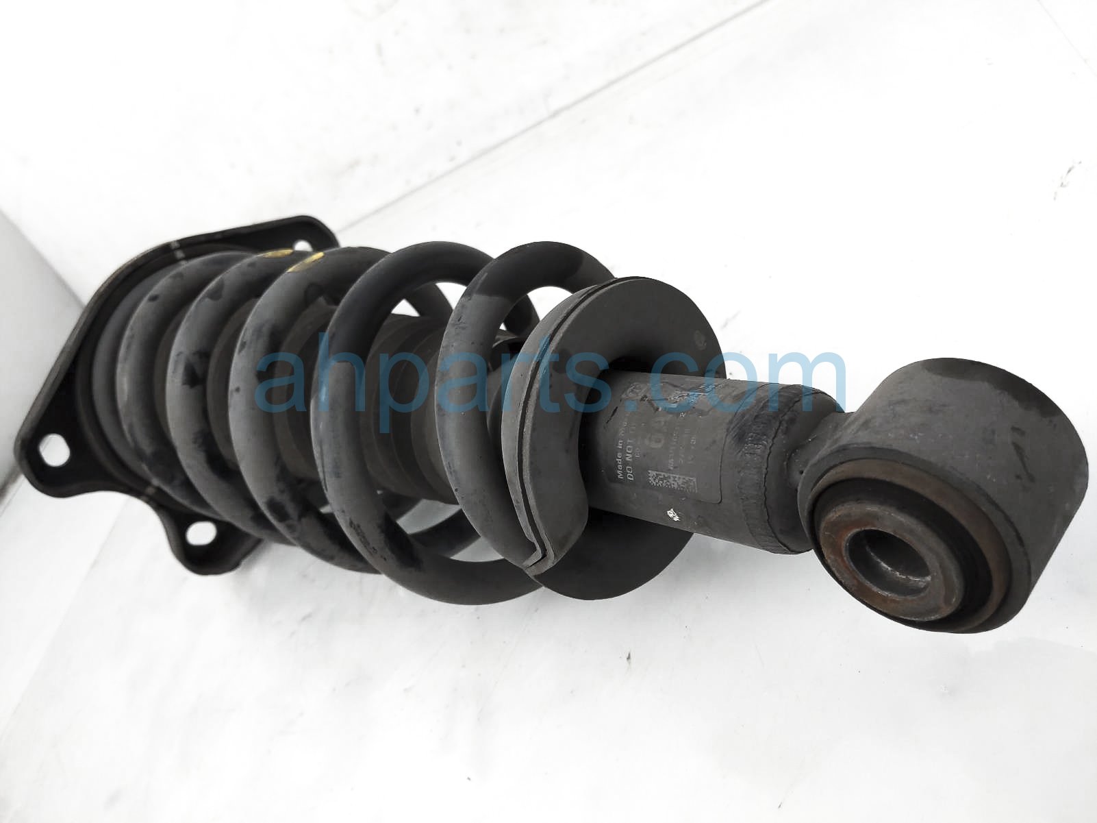 Sold 2017 Acura MDX Rear Passenger Strut + Spring Assy 52611-TZ6-A12