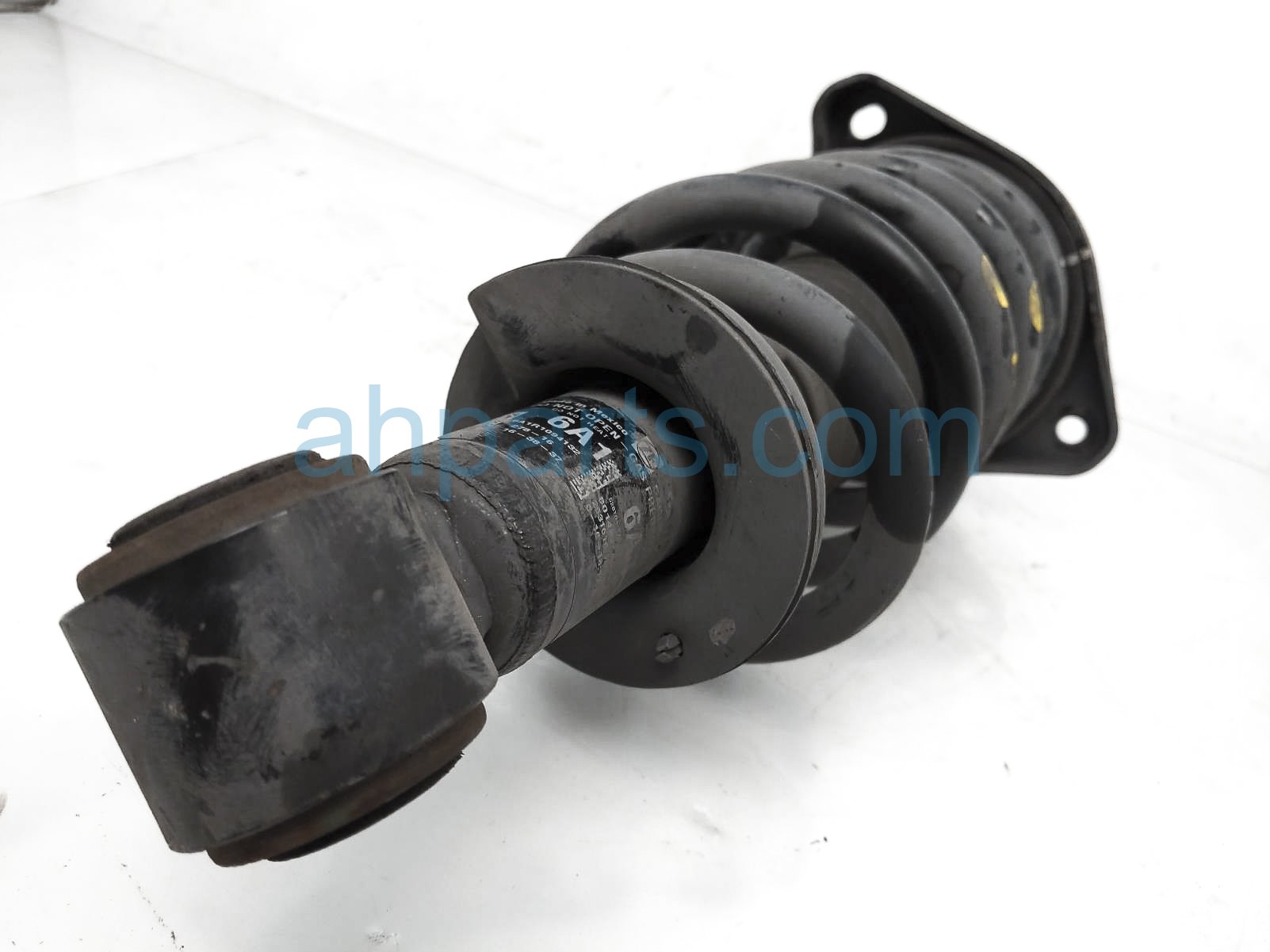 Sold 2017 Acura MDX Rear Passenger Strut + Spring Assy 52611-TZ6-A12