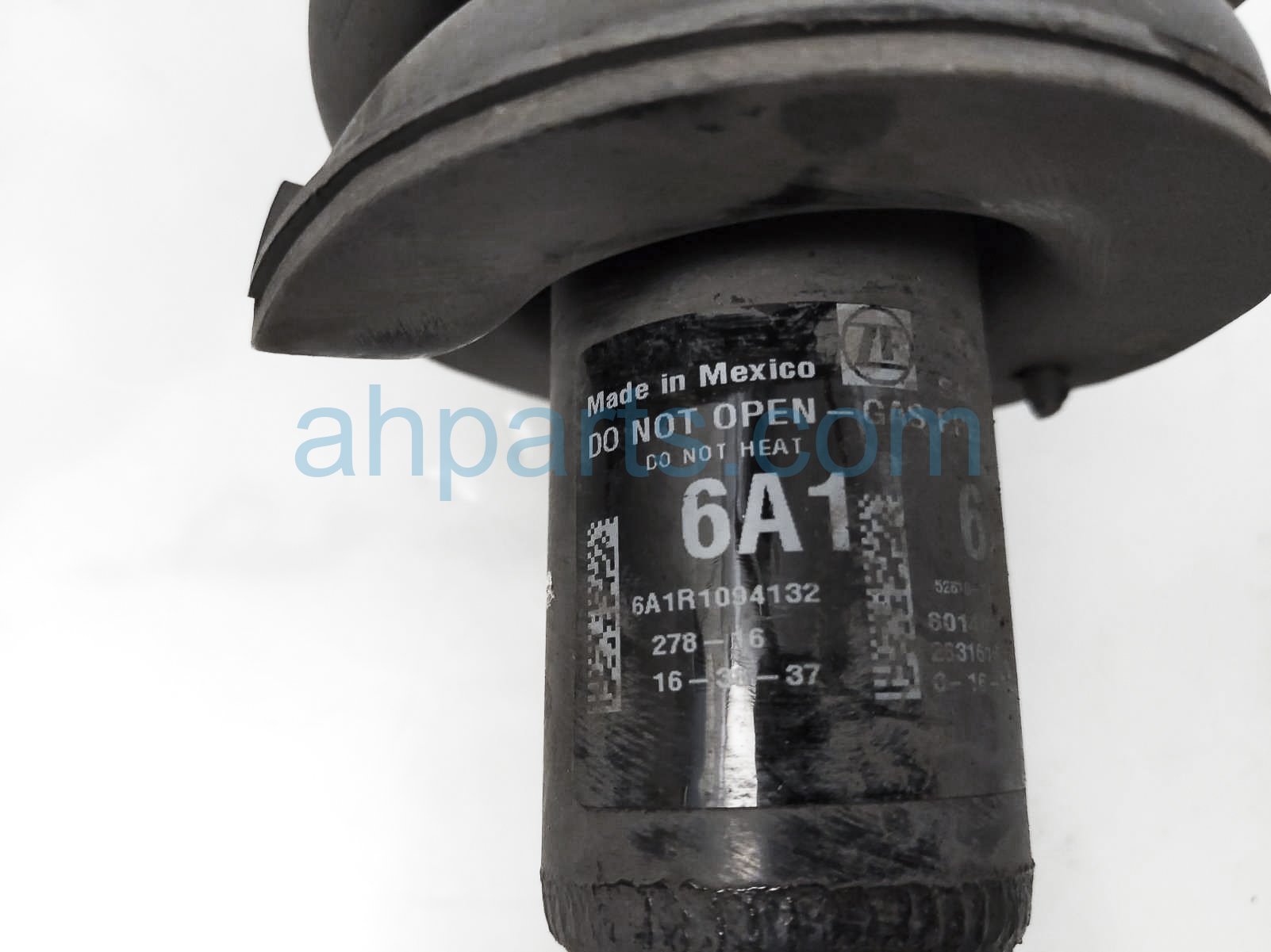 Sold 2017 Acura MDX Rear Passenger Strut + Spring Assy 52611-TZ6-A12