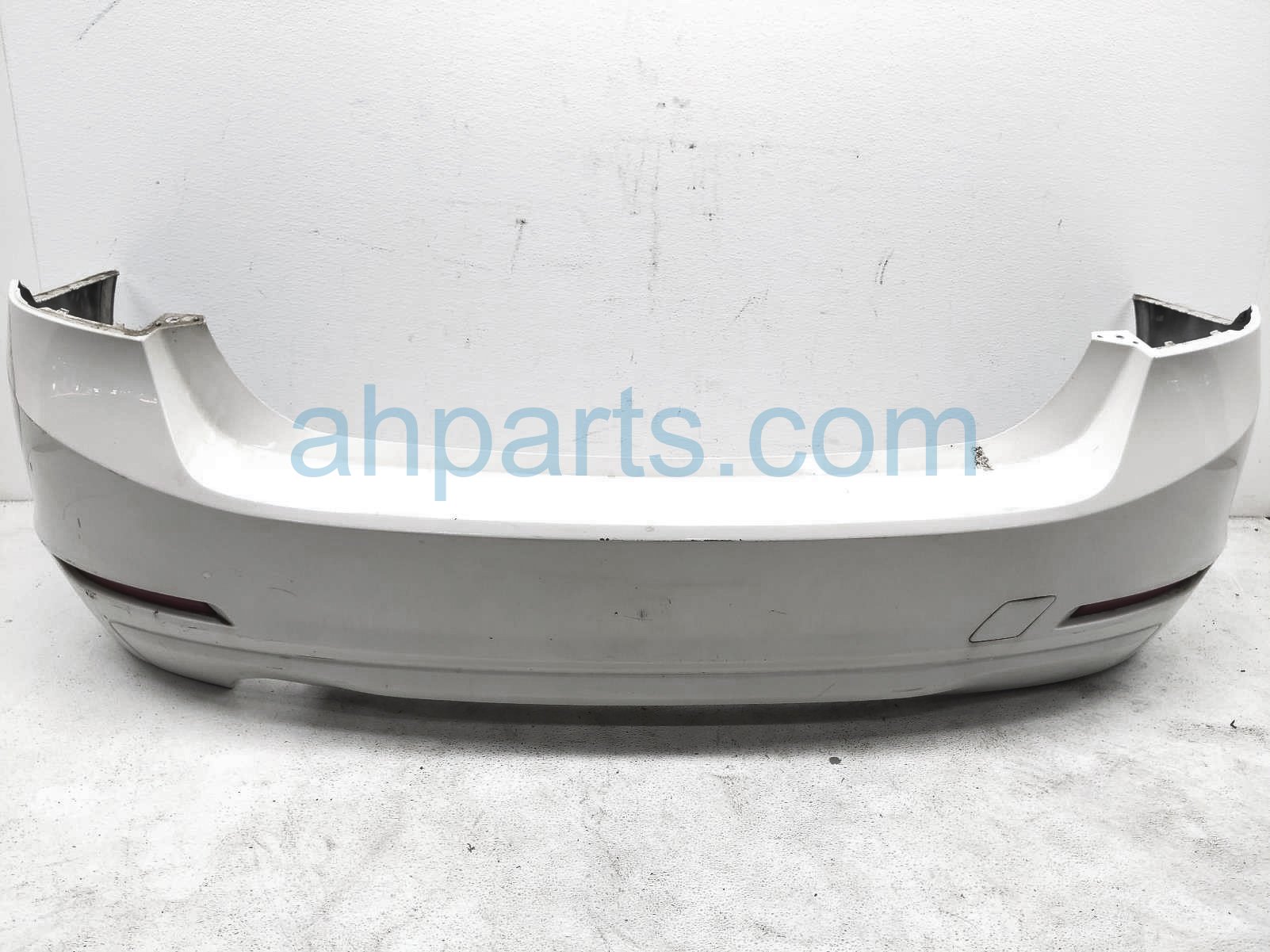 $250 BMW REAR BUMPER COVER - WHITE $250 BMW REAR BUMPER COVER - WHITE