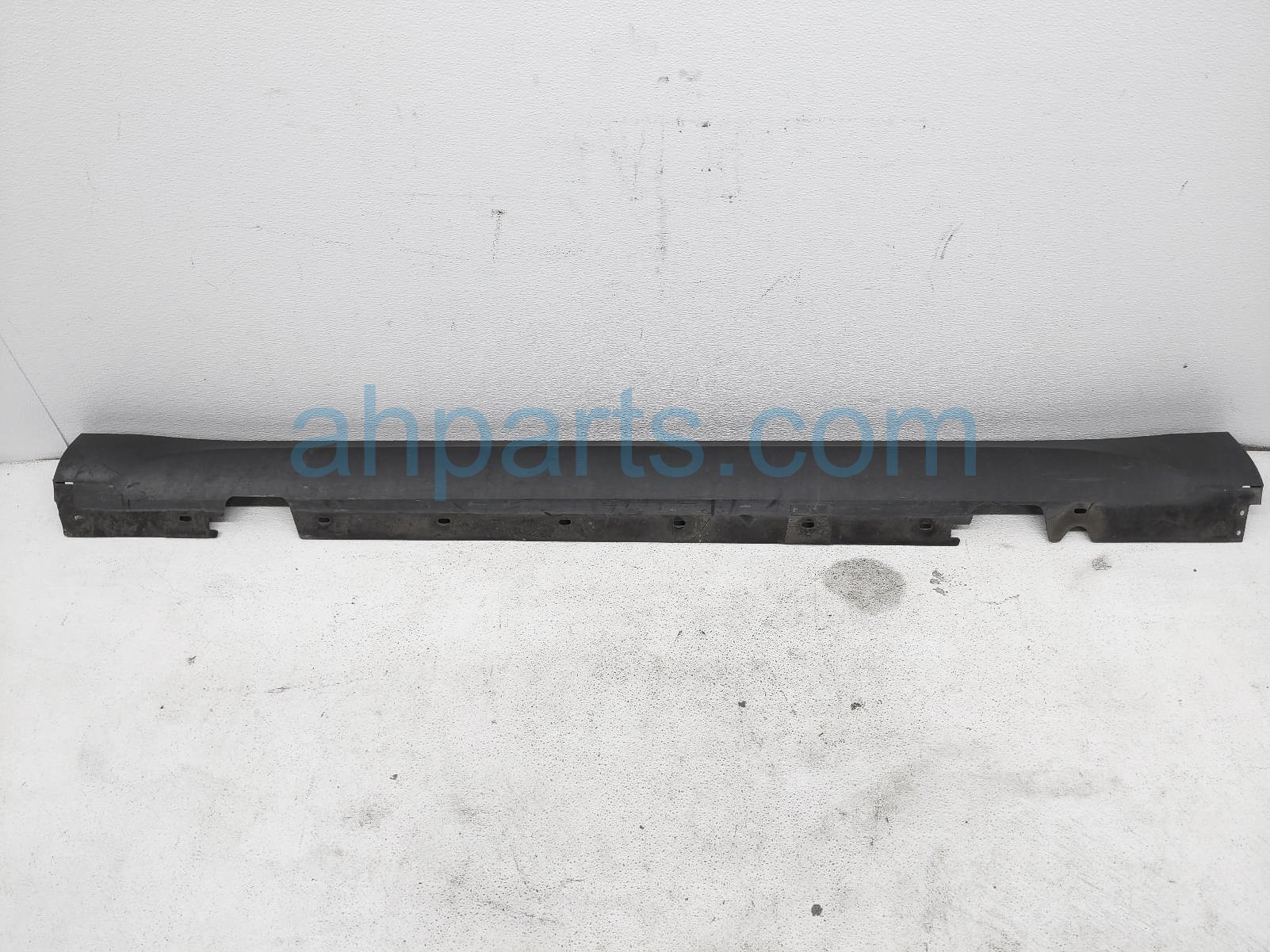 $90 BMW LH SIDE SKIRT / ROCKER MOLDING - BLK $90 BMW LH SIDE SKIRT / ROCKER MOLDING - BLK