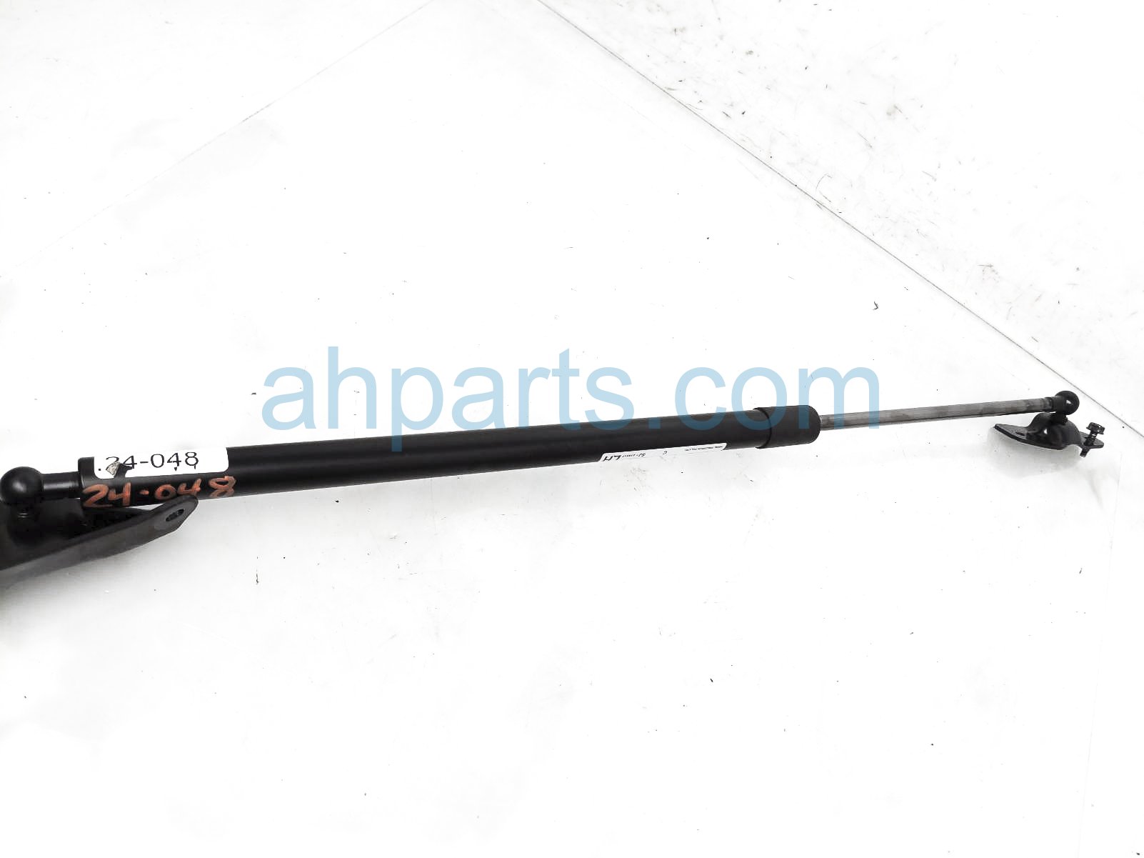 $35 Subaru RR/LH TRUNK STRUT / LIFT CYLINDER $35 Subaru RR/LH TRUNK STRUT / LIFT CYLINDER