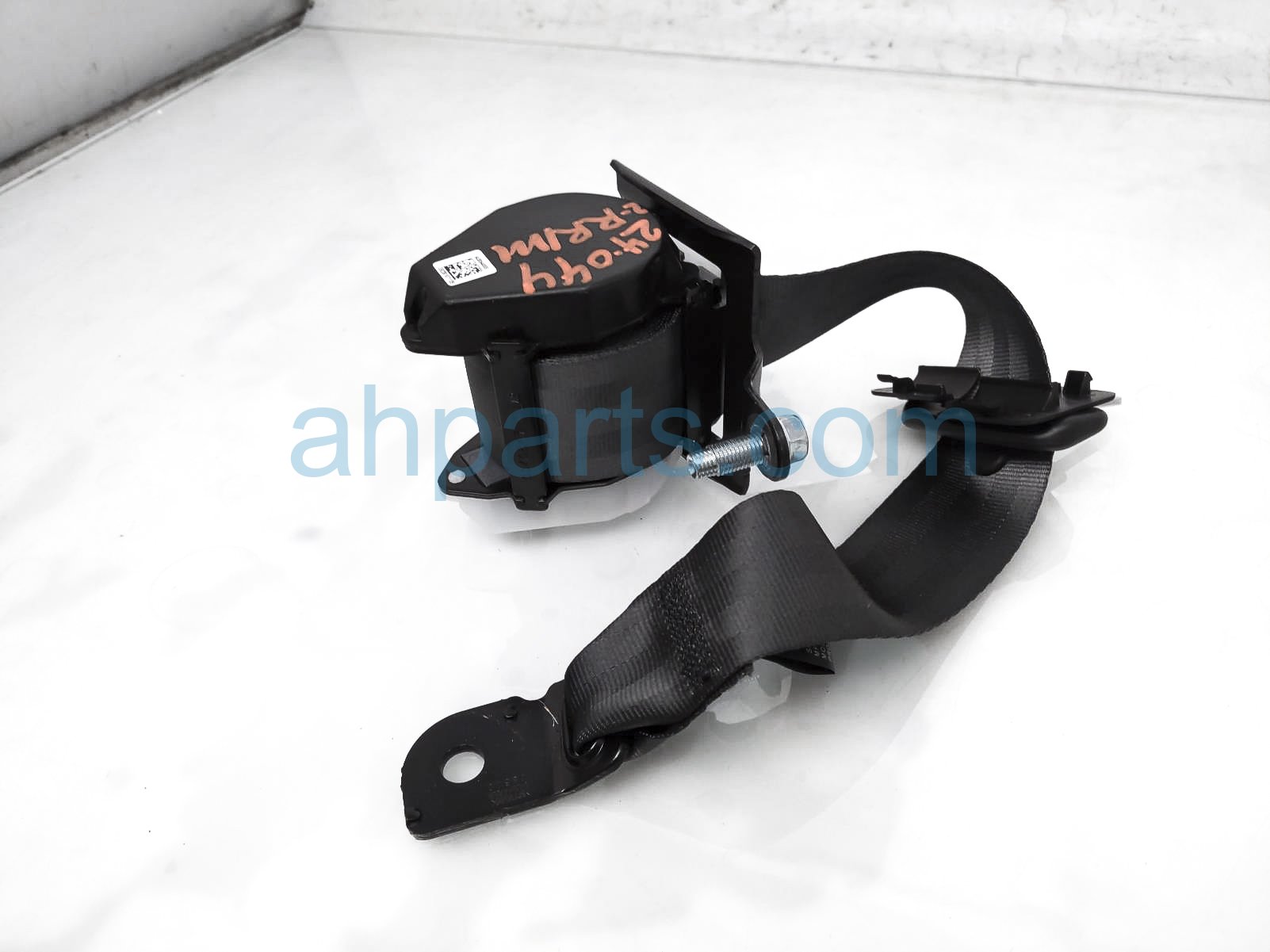 $70 Subaru 2ND ROW MID SEAT BELT - BLACK $70 Subaru 2ND ROW MID SEAT BELT - BLACK