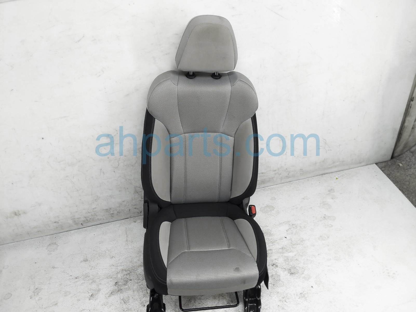 $175 Subaru FR/RH SEAT - BLK/GREY - CLOTH W/BAG $175 Subaru FR/RH SEAT - BLK/GREY - CLOTH W/BAG