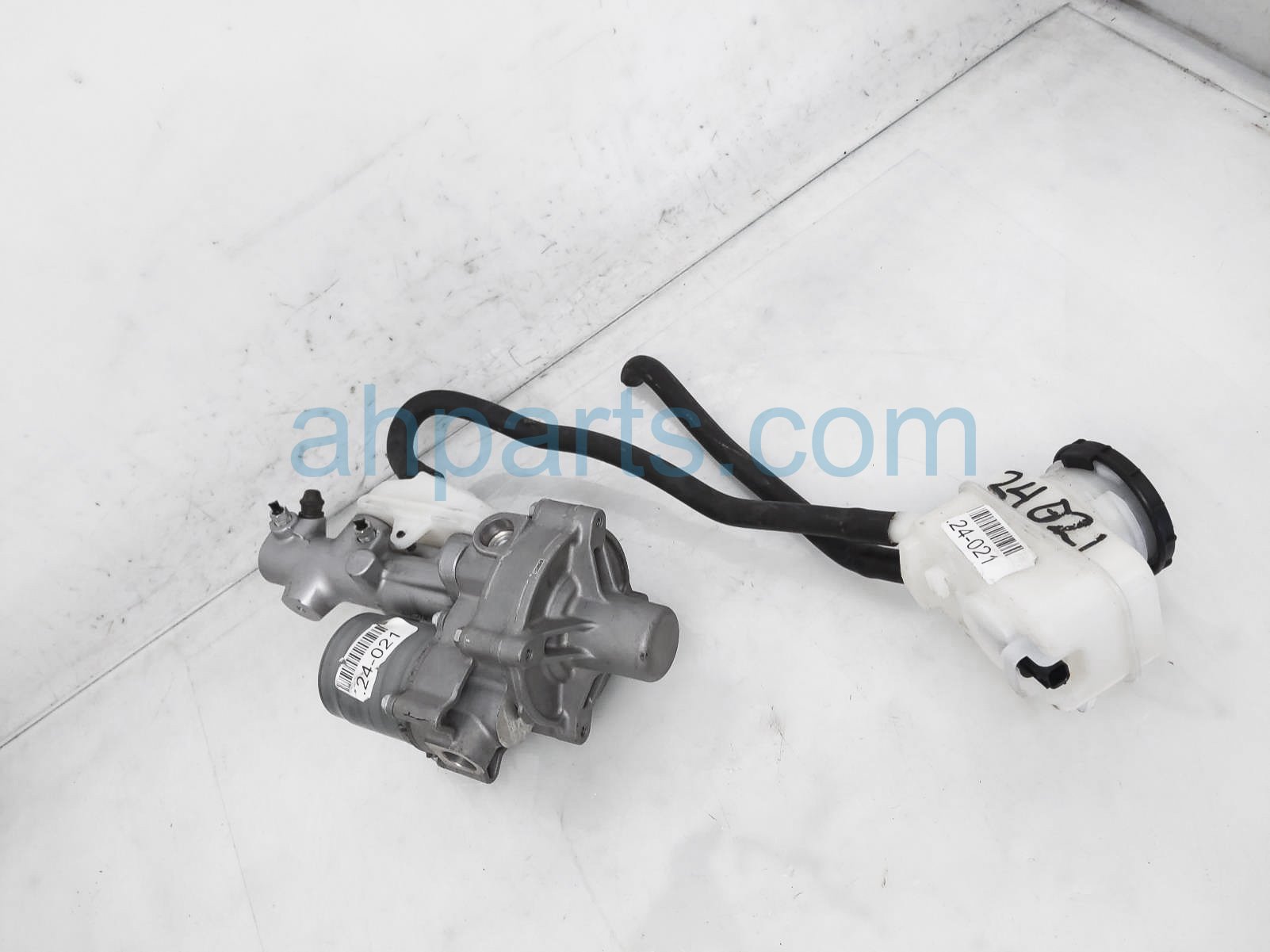 $299 Acura BRAKE MASTER CYLINDER W/ RESERVOIR $299 Acura BRAKE MASTER CYLINDER W/ RESERVOIR