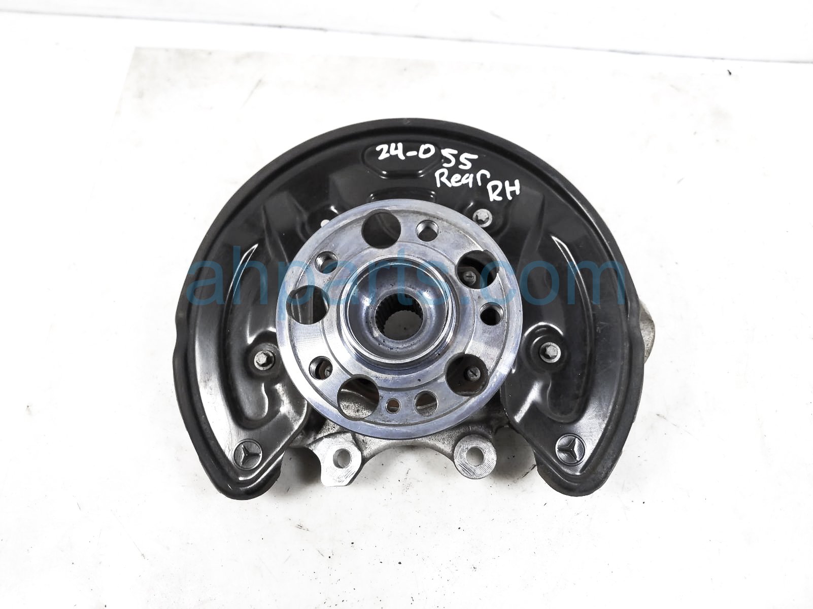 $110 Mercedes RR/RH SPINDLE KNUCKLE HUB $110 Mercedes RR/RH SPINDLE KNUCKLE HUB