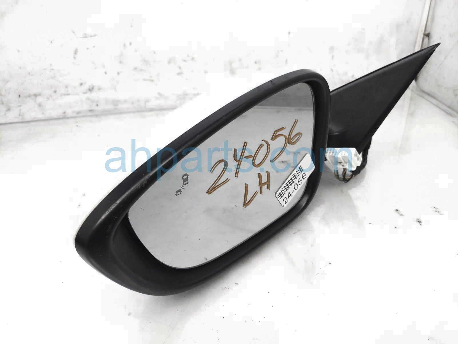 $199 Honda LH SIDE VIEW MIRROR - WHITE - SCUFFS $199 Honda LH SIDE VIEW MIRROR - WHITE - SCUFFS