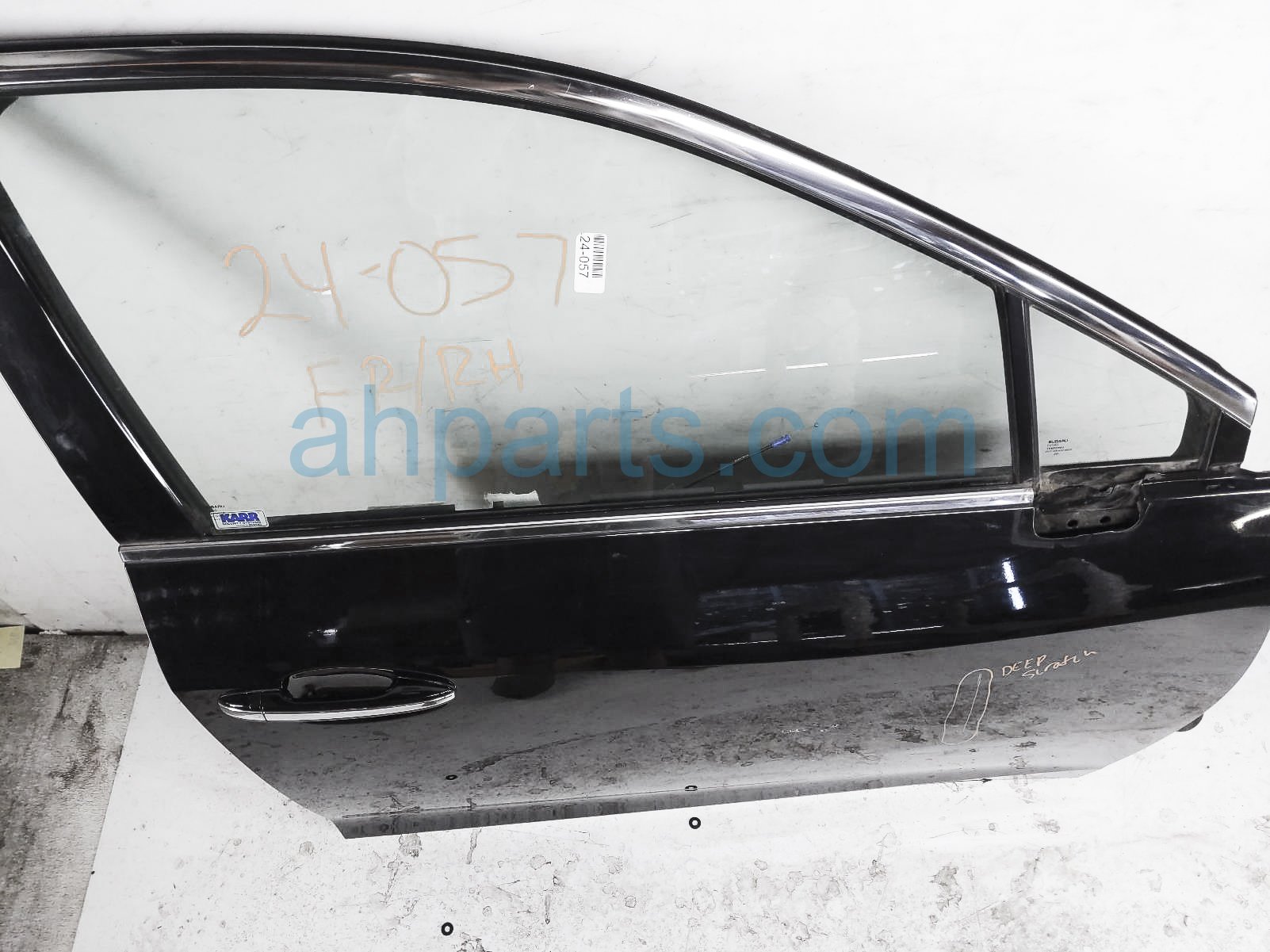 $750 Subaru FR/RH DOOR - BLACK - NO MIRROR/TRIM*