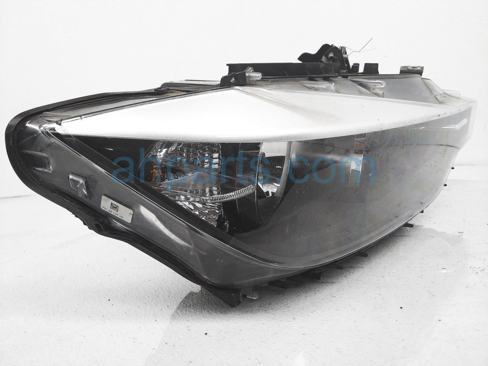 $245 BMW RH SIDE HEADLAMP / LIGHT ASSY $245 BMW RH SIDE HEADLAMP / LIGHT ASSY