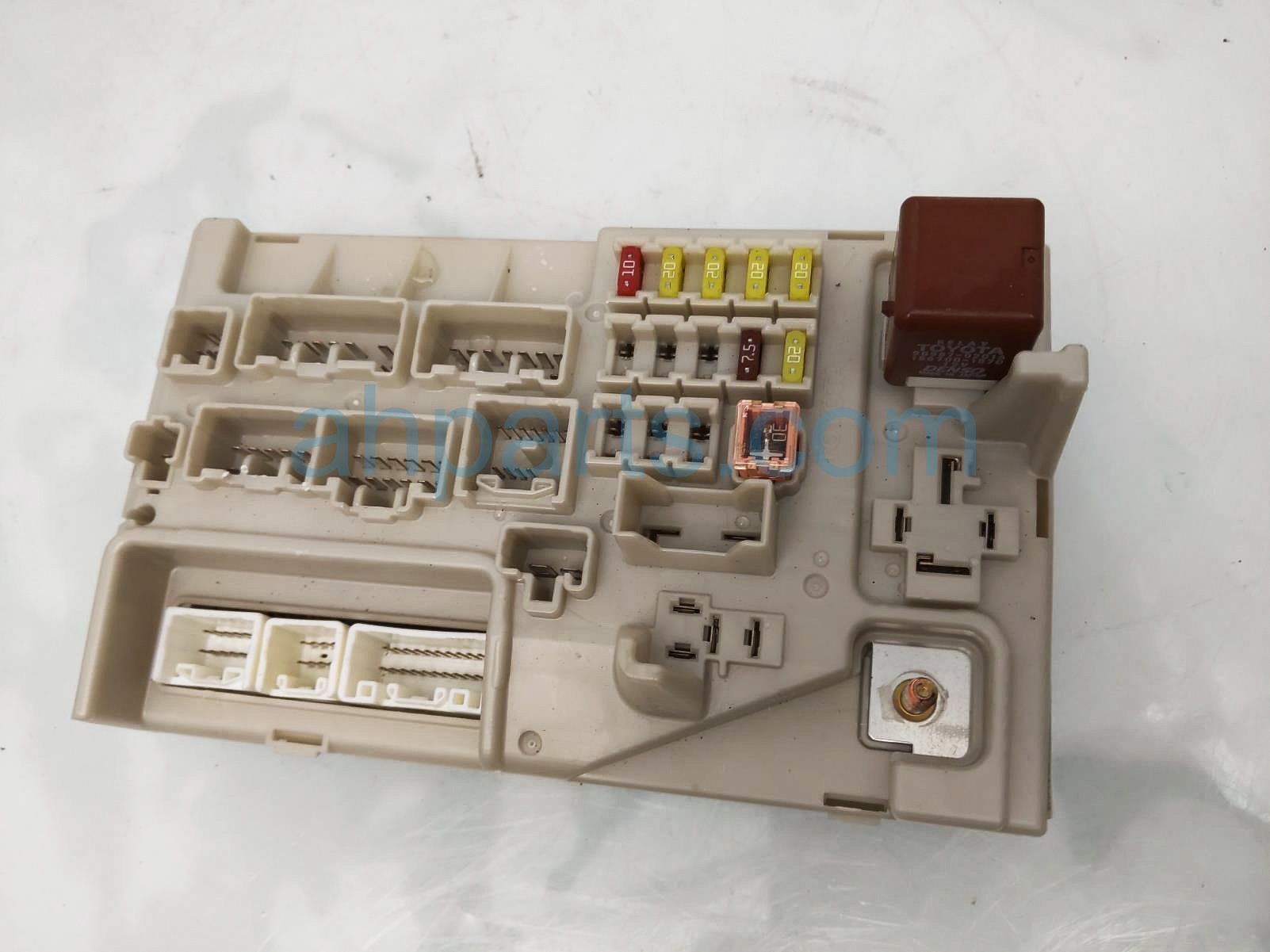 $39 Lexus RR/LH TRUNK FUSE / JUNCTION BOX $39 Lexus RR/LH TRUNK FUSE / JUNCTION BOX