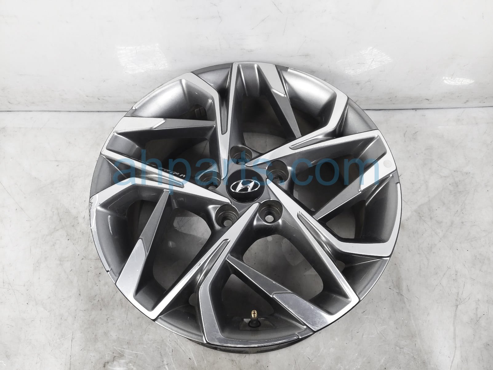 $229 Hyundai FR/RH WHEEL / RIM $229 Hyundai FR/RH WHEEL / RIM