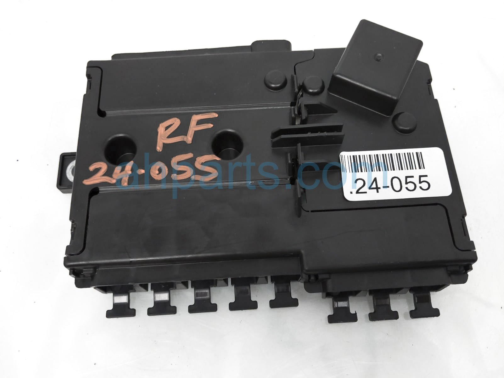 $60 Mercedes RH DASH FUSE & RELAY BOX - 2.0L BASE $60 Mercedes RH DASH FUSE & RELAY BOX - 2.0L BASE
