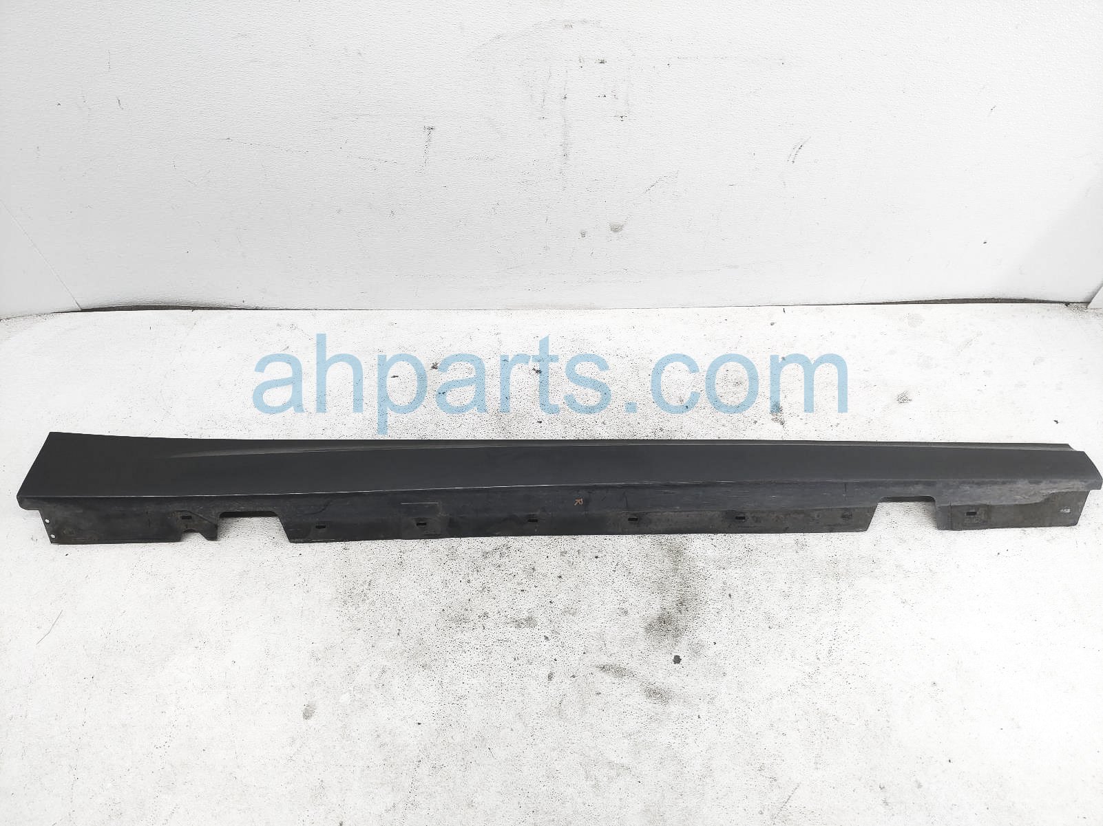$85 BMW RH SIDE ROCKER PANEL - GREEN $85 BMW RH SIDE ROCKER PANEL - GREEN