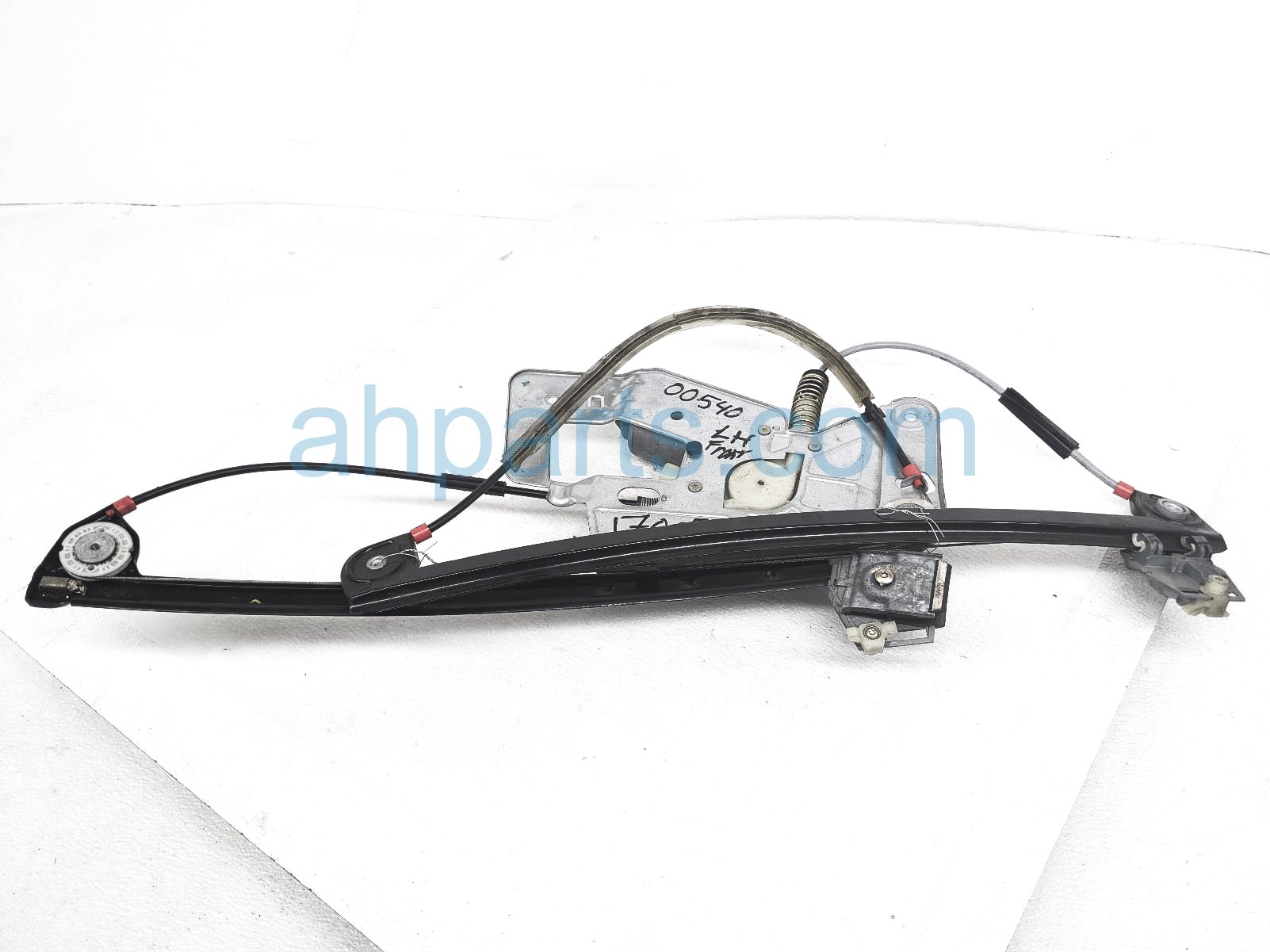 $40 BMW FR/LH WINDOW REGULATOR W/MOTOR ASSY